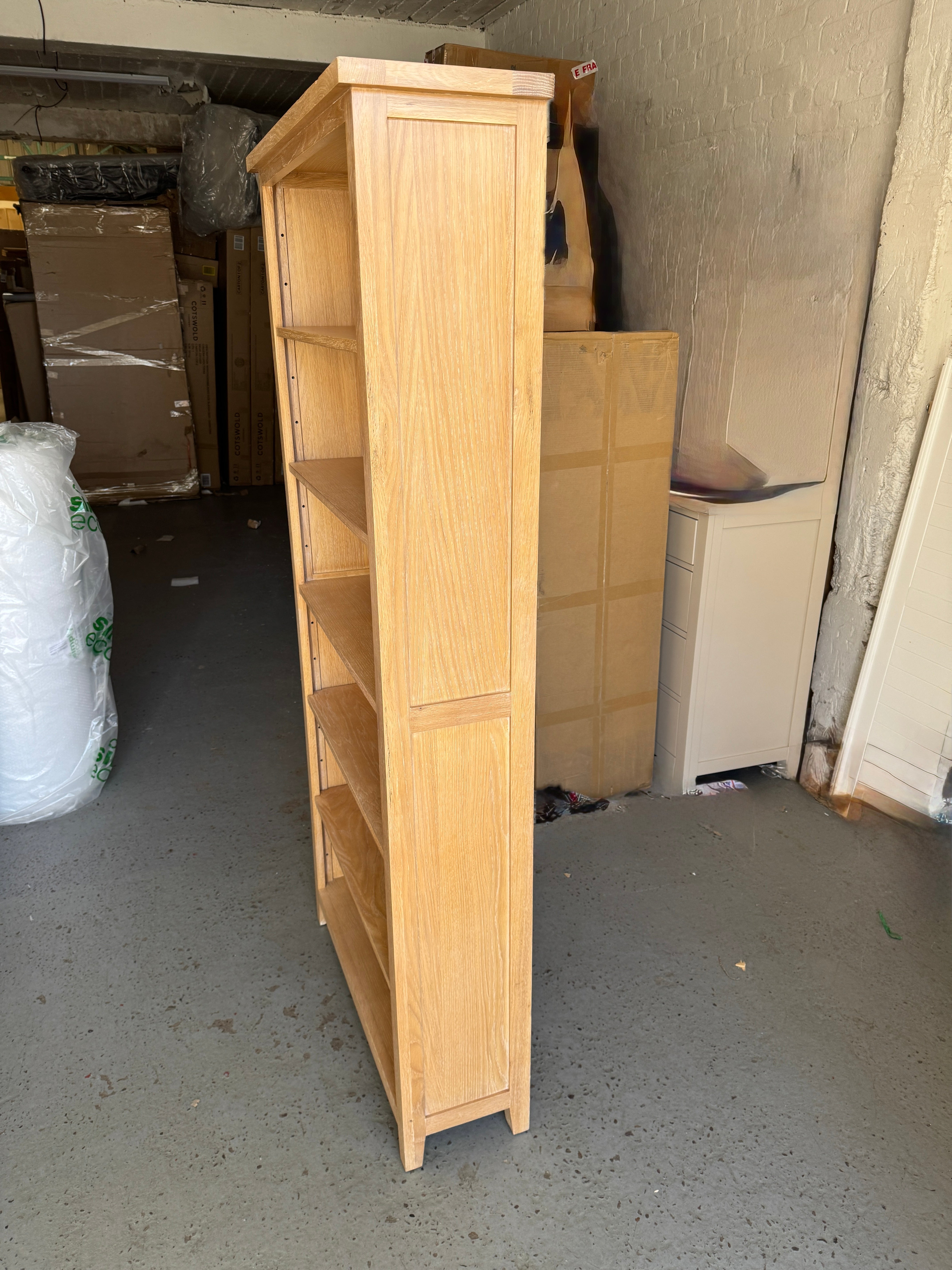INGLESHAM WHITEWASH OAK
Large Bookcase Quality Furniture Clearance Ltd