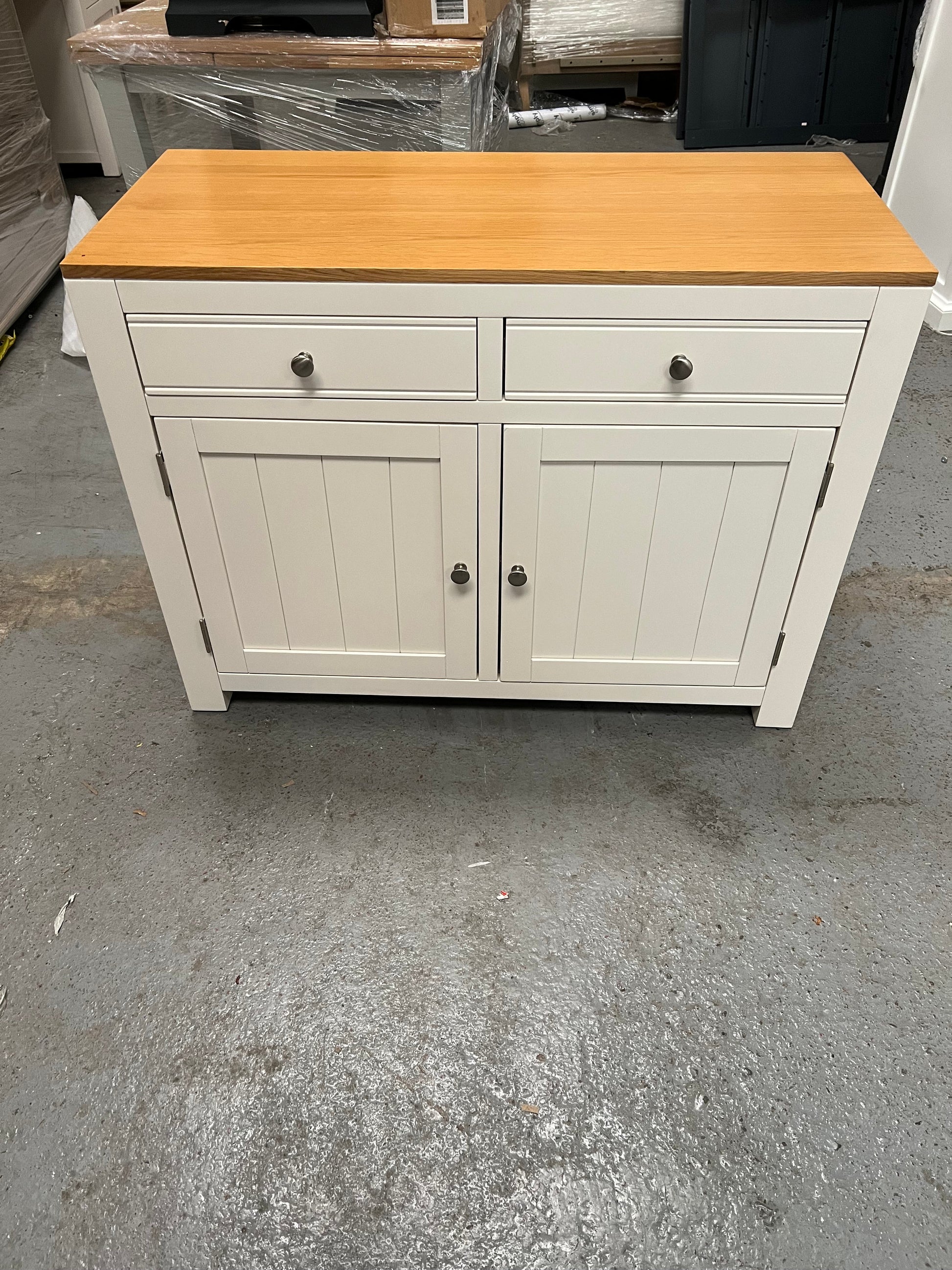 CHALFORD WARM WHITE
Cupboard Quality Furniture Clearance Ltd