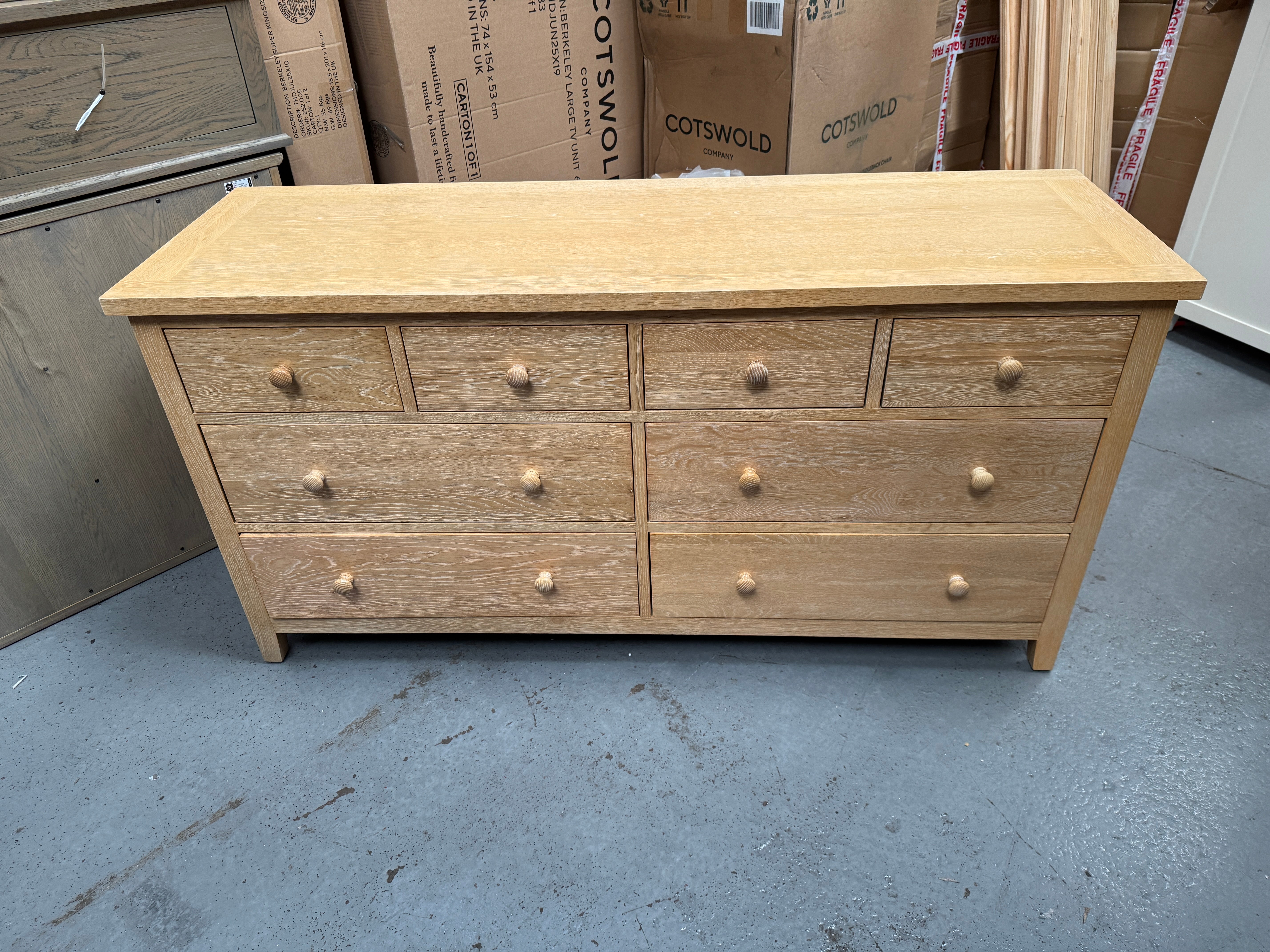 INGLESHAM WHITEWASH OAK
8 Drawer Wide Chest Quality Furniture Clearance Ltd