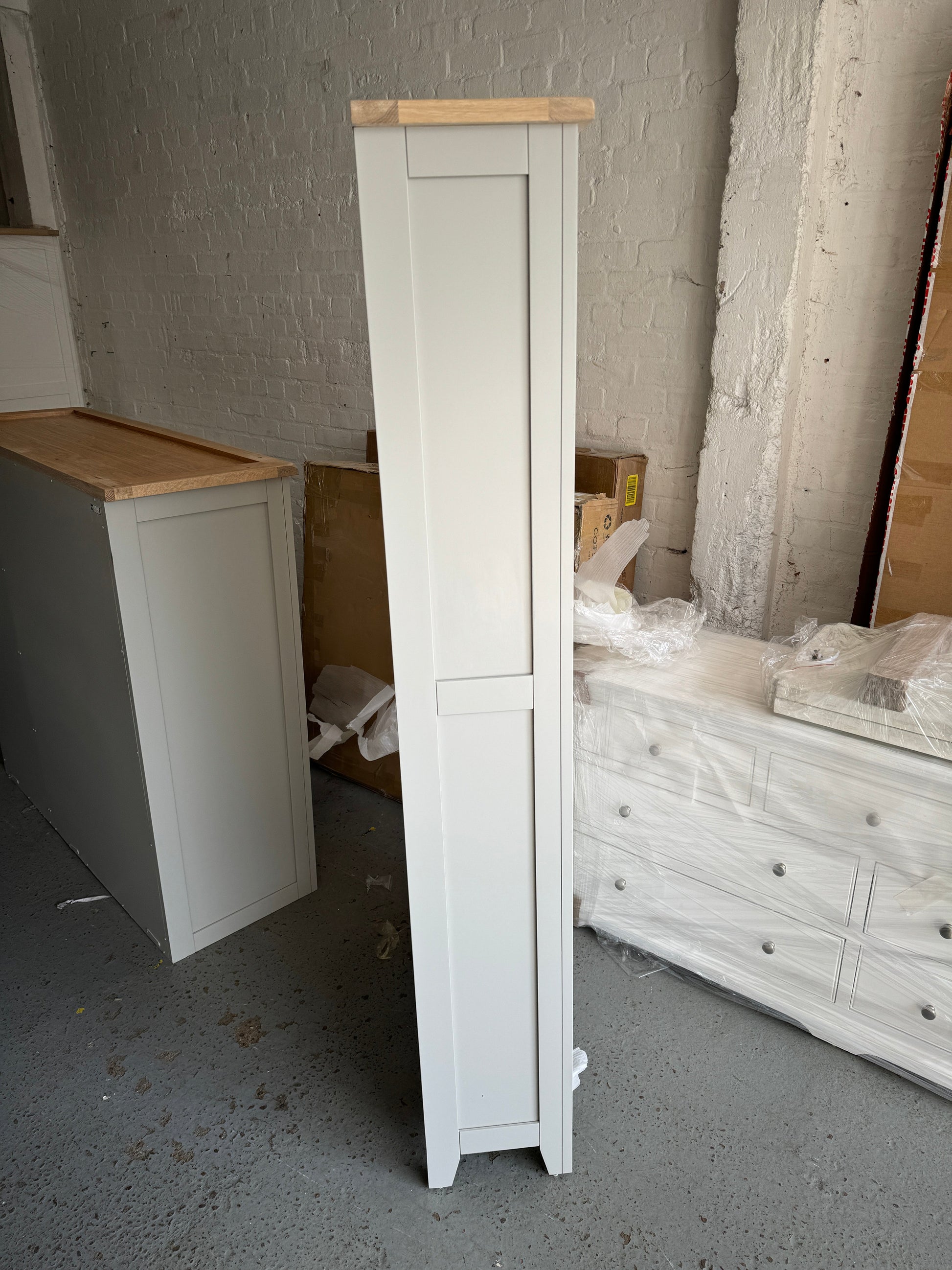 CHESTER DOVE GREY
Alcove Display Cabinet Quality Furniture Clearance Ltd