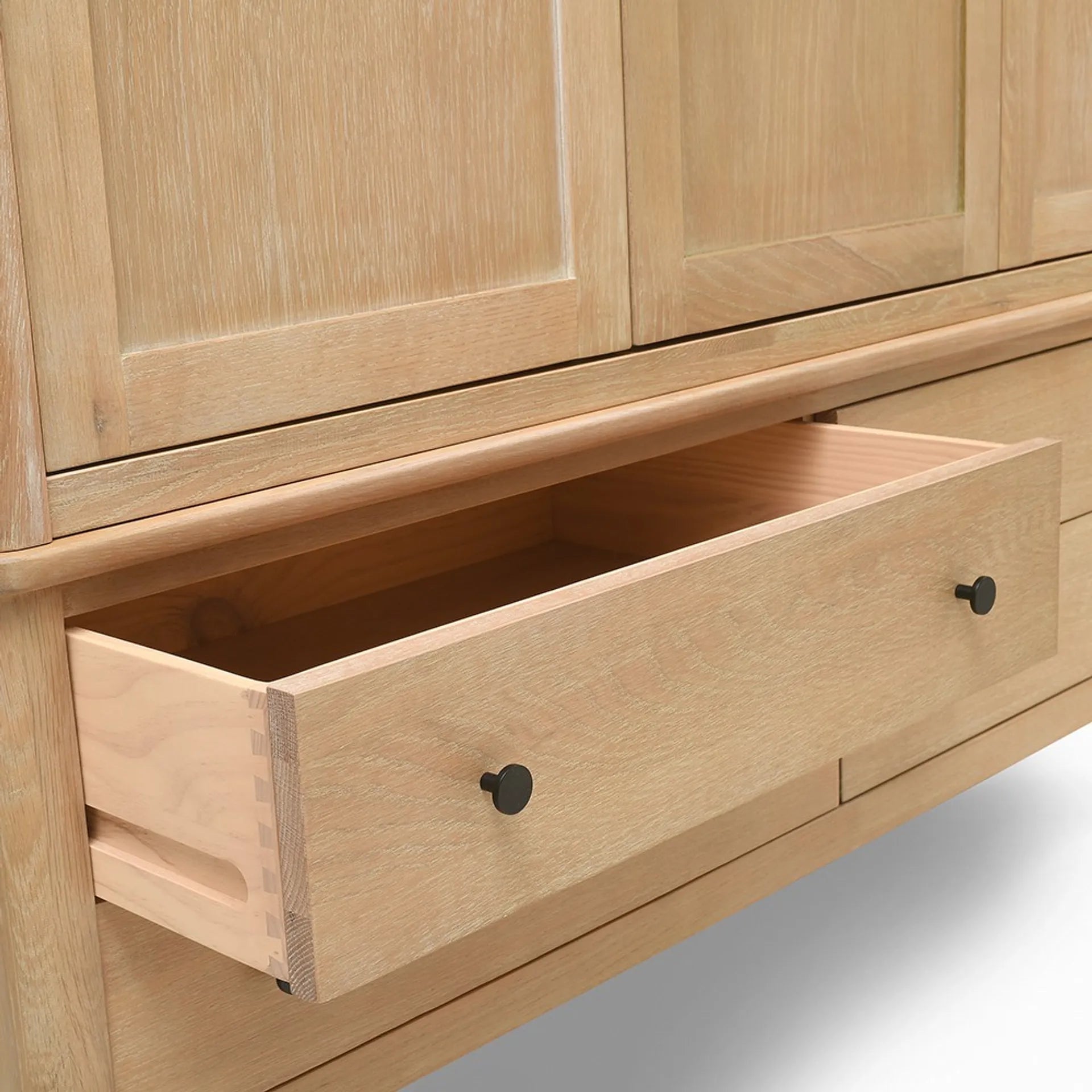 BERKELEY NORDIC OAK
Triple Wardrobe Quality Furniture Clearance Ltd