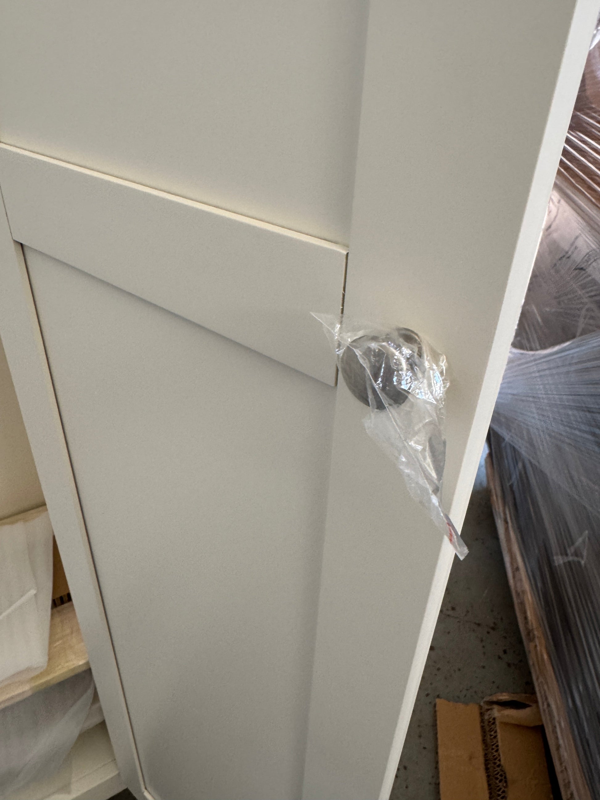 CHESTER CLASSIC CREAM
2 Door Hallway Cupboard Quality Furniture Clearance Ltd