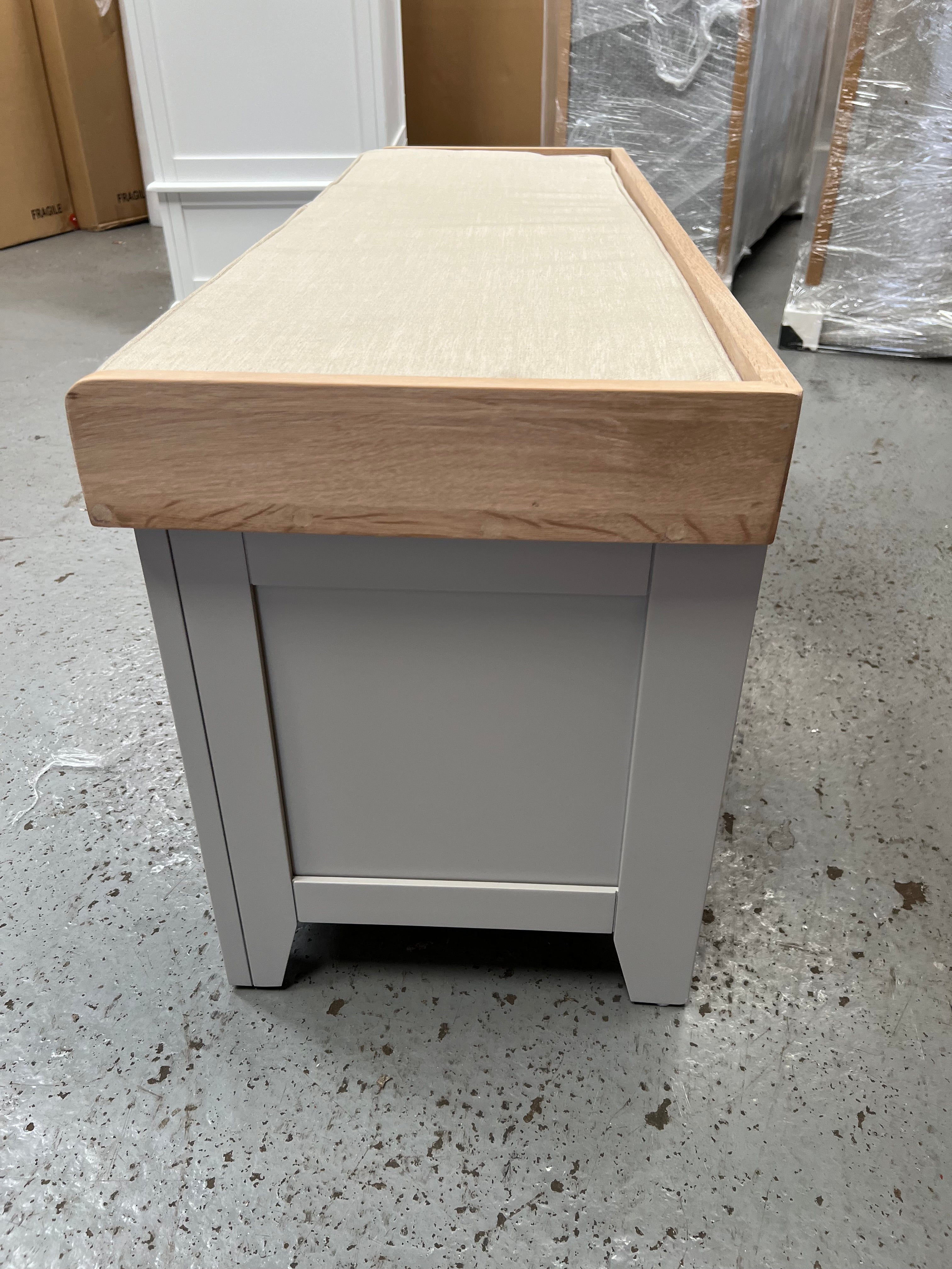 CHESTER DOVE GREY
3 Drawer Shoe Bench Quality Furniture Clearance Ltd