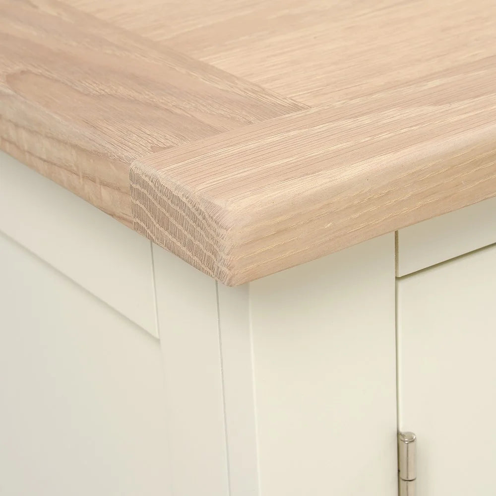 CHESTER CLASSIC CREAM
XXL TV Stand up to 90" Quality Furniture Clearance Ltd