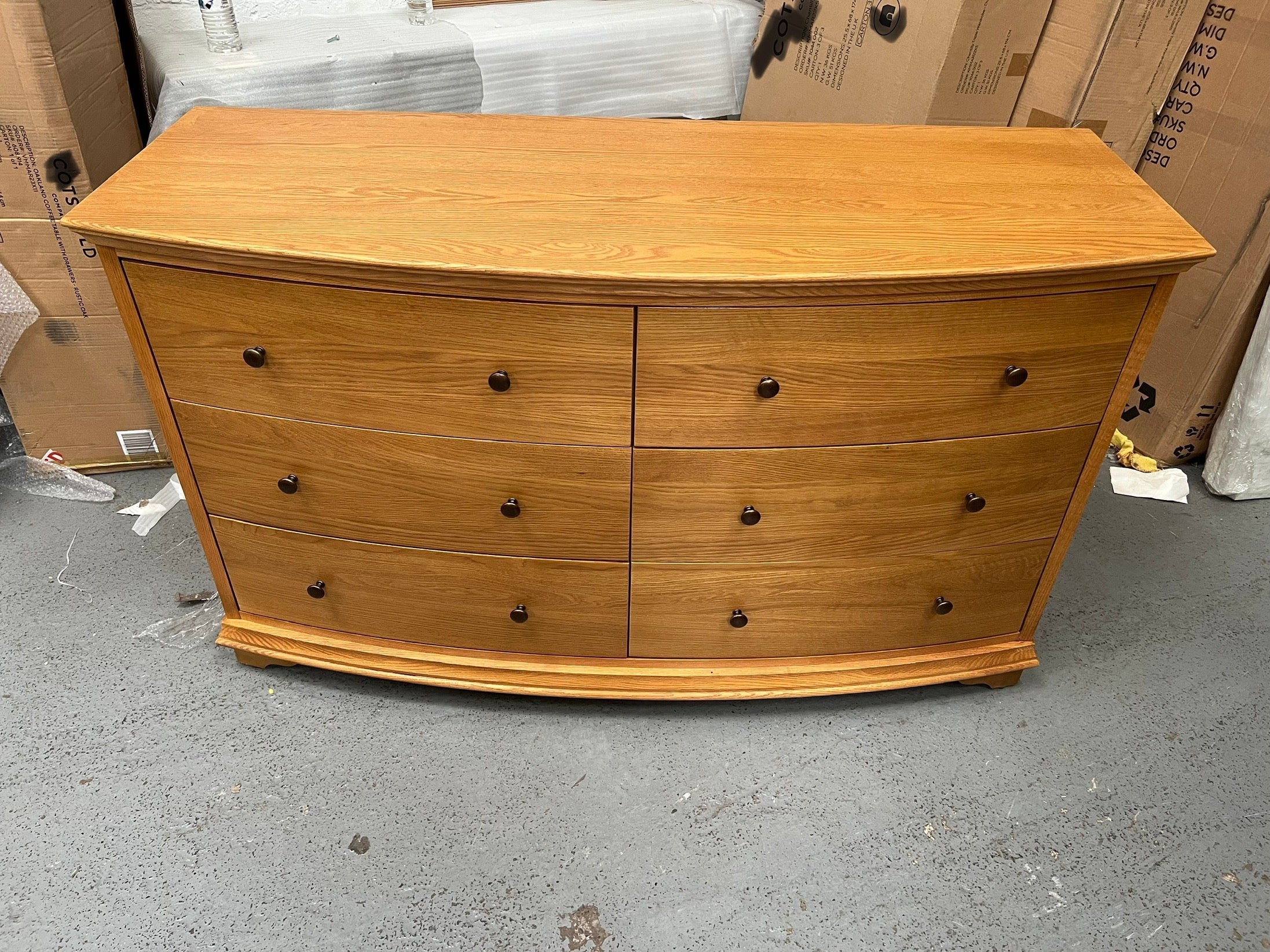 WINCHCOMBE OILED OAK
Low and Wide 6 Drawer Chest Quality Furniture Clearance Ltd
