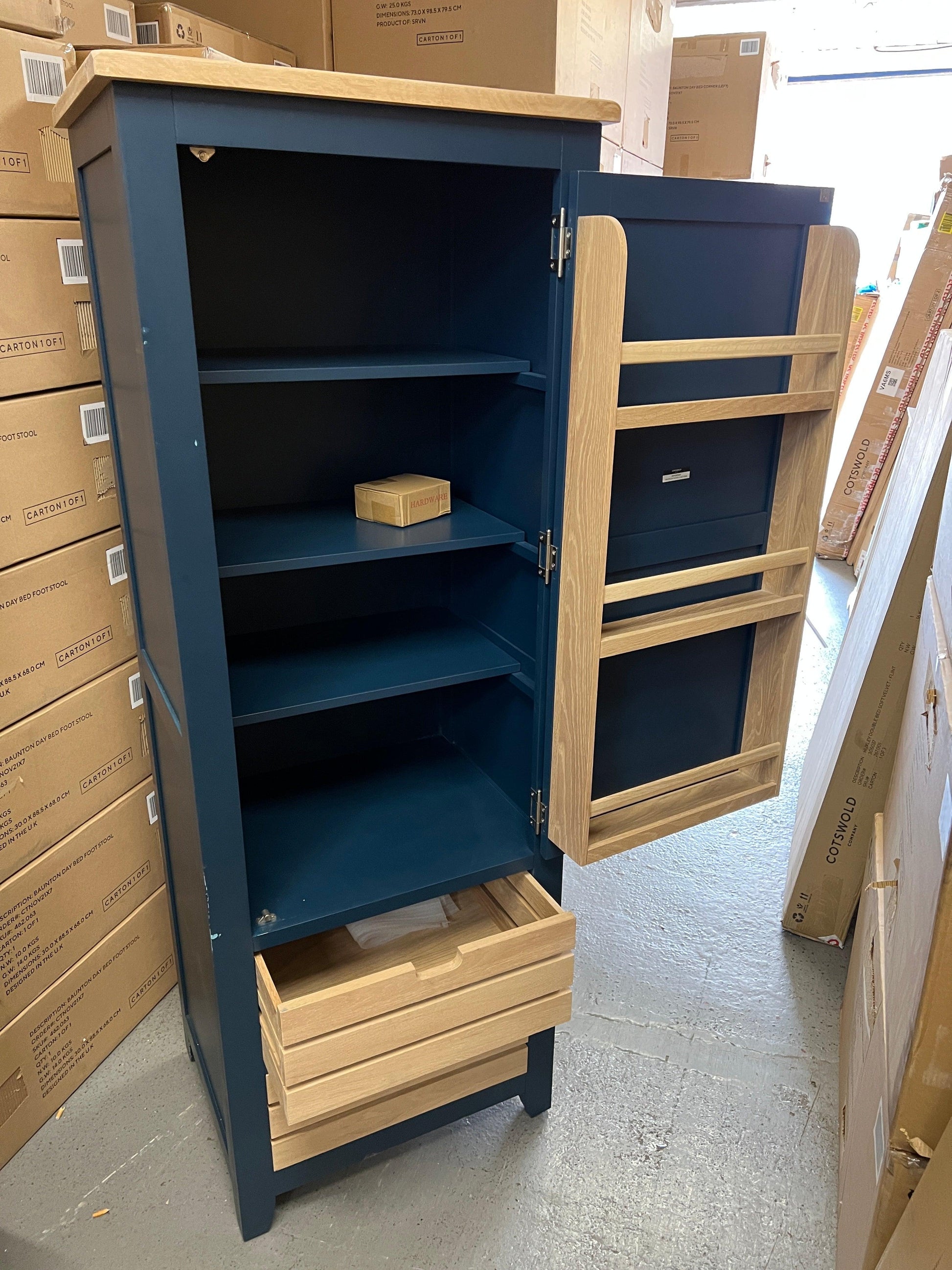 CHESTER MIDNIGHT BLUE
Narrow Larder Quality Furniture Clearance Ltd