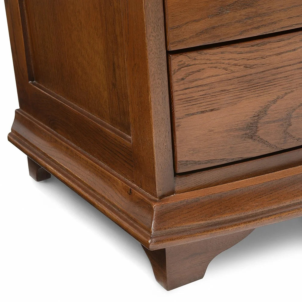 WINCHCOMBE DARK OAK
Pair of Bedsides Tables Quality Furniture Clearance Ltd