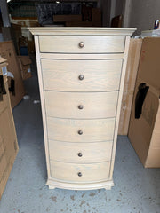 WINCHCOMBE SMOKED OAK
Vanity Tall Boy Quality Furniture Clearance Ltd