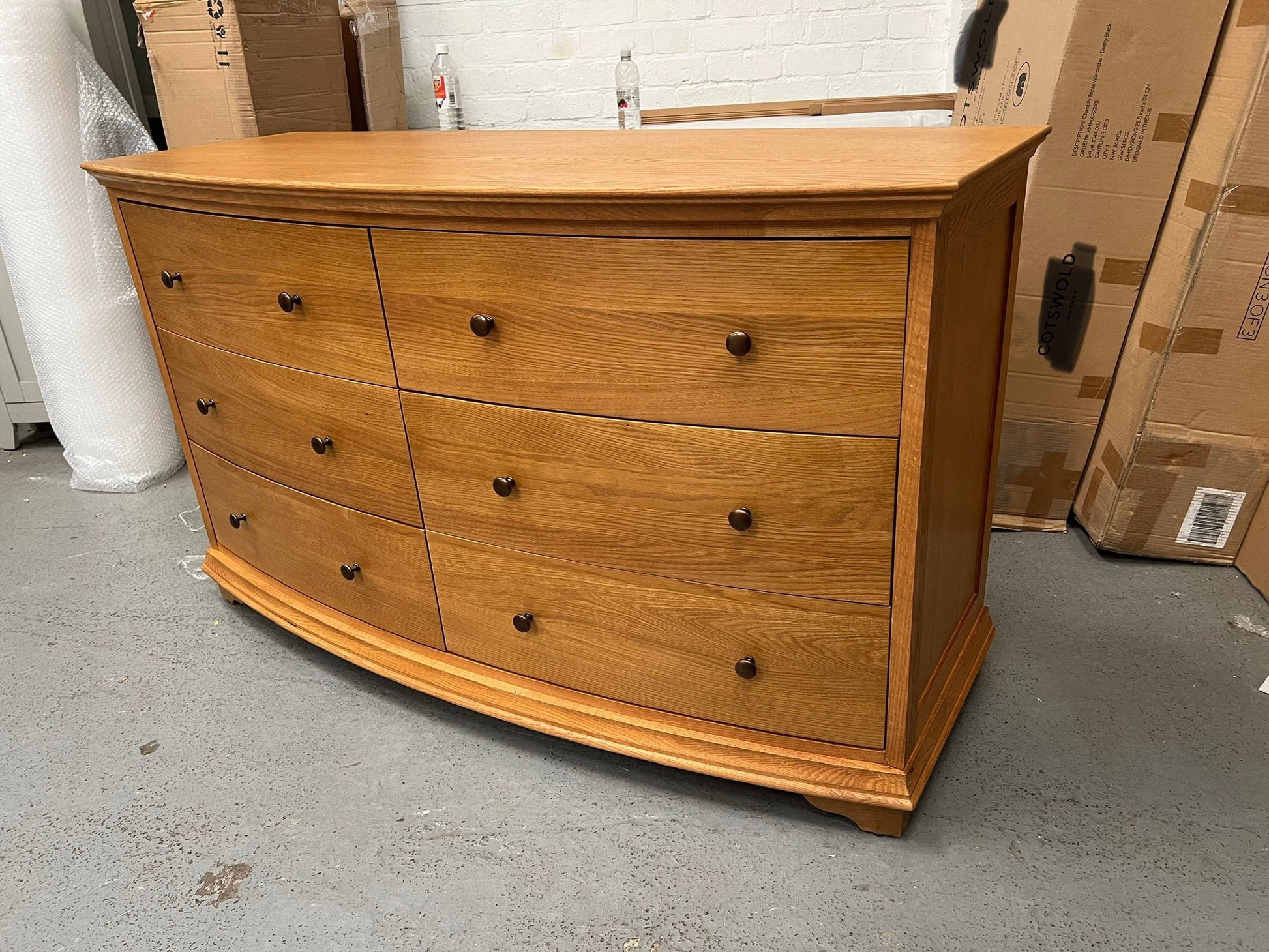 WINCHCOMBE OILED OAK
Low and Wide 6 Drawer Chest Quality Furniture Clearance Ltd