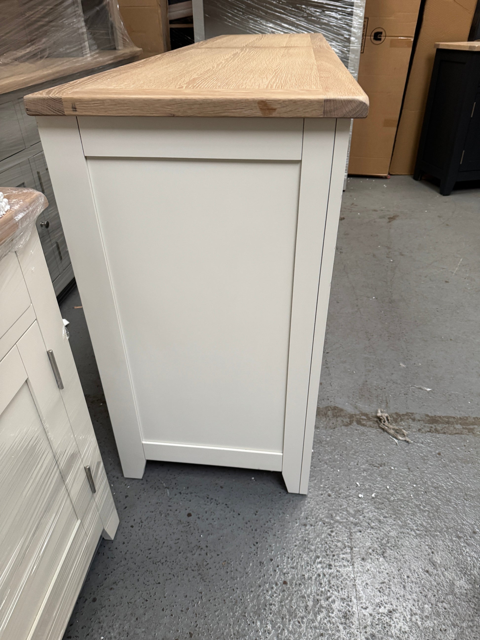 CHESTER CLASSIC CREAM
Grand Sideboard Quality Furniture Clearance Ltd