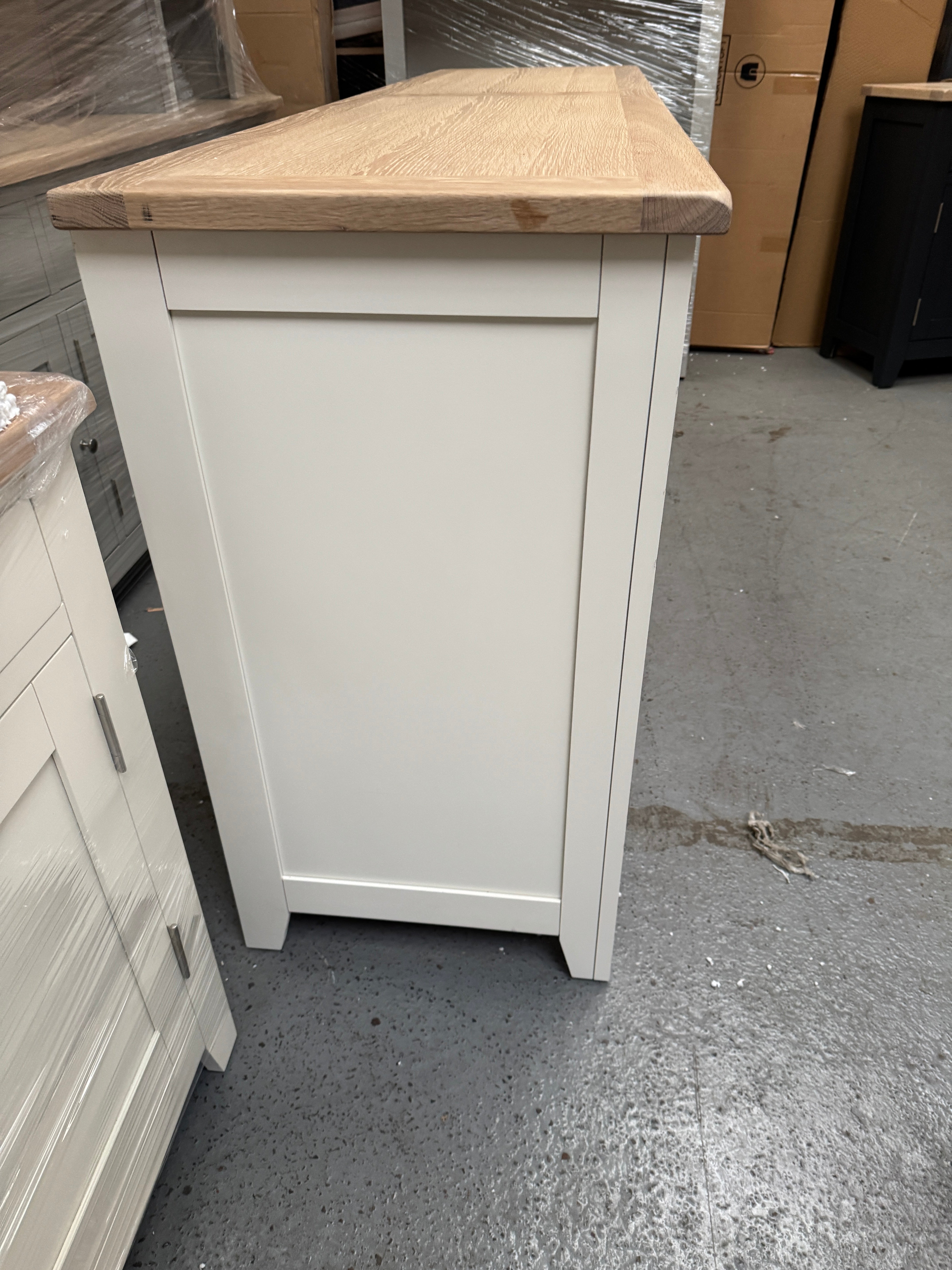 CHESTER CLASSIC CREAM
Grand Sideboard Quality Furniture Clearance Ltd