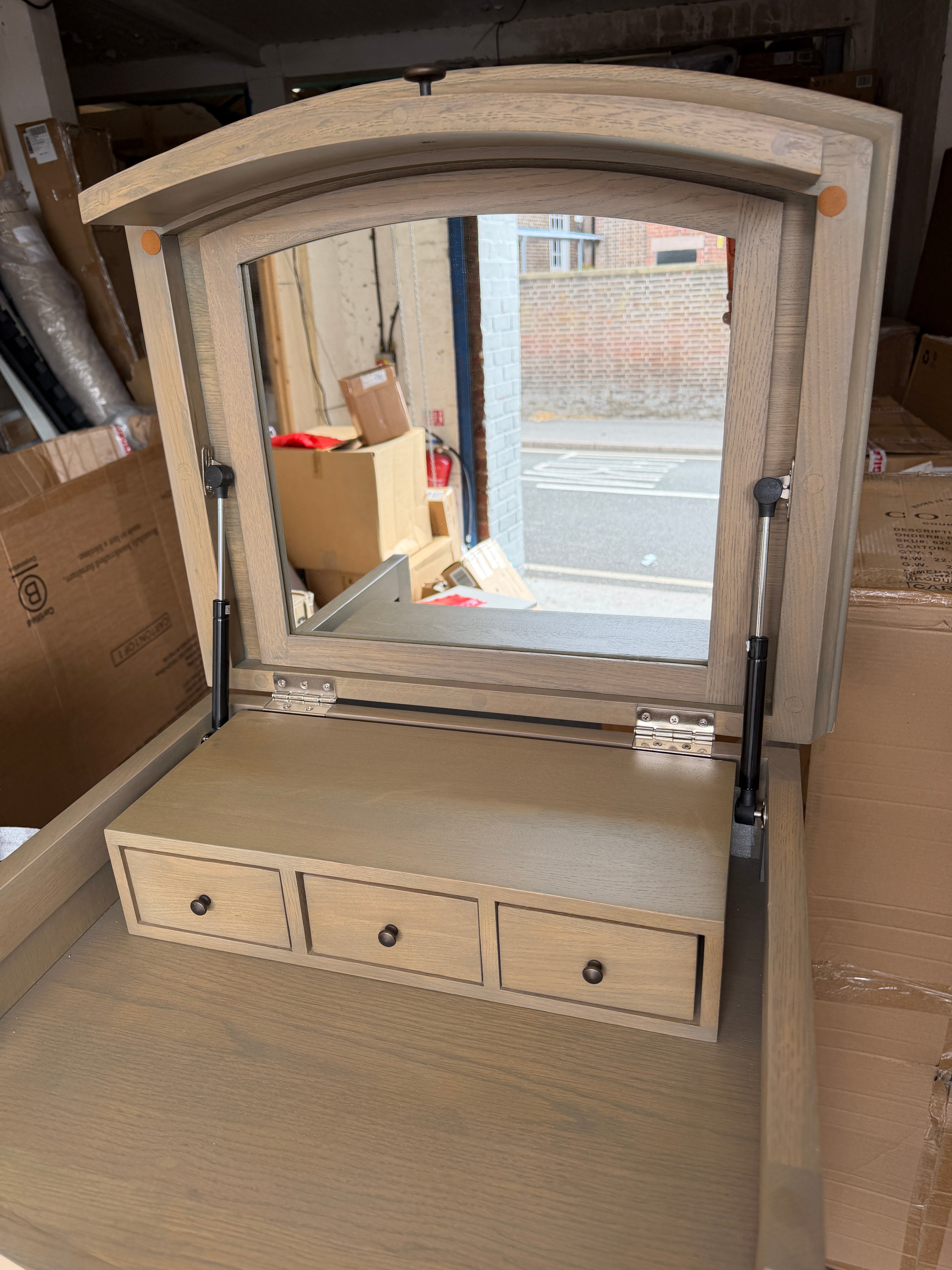 WINCHCOMBE SMOKED OAK
Vanity Tall Boy Quality Furniture Clearance Ltd