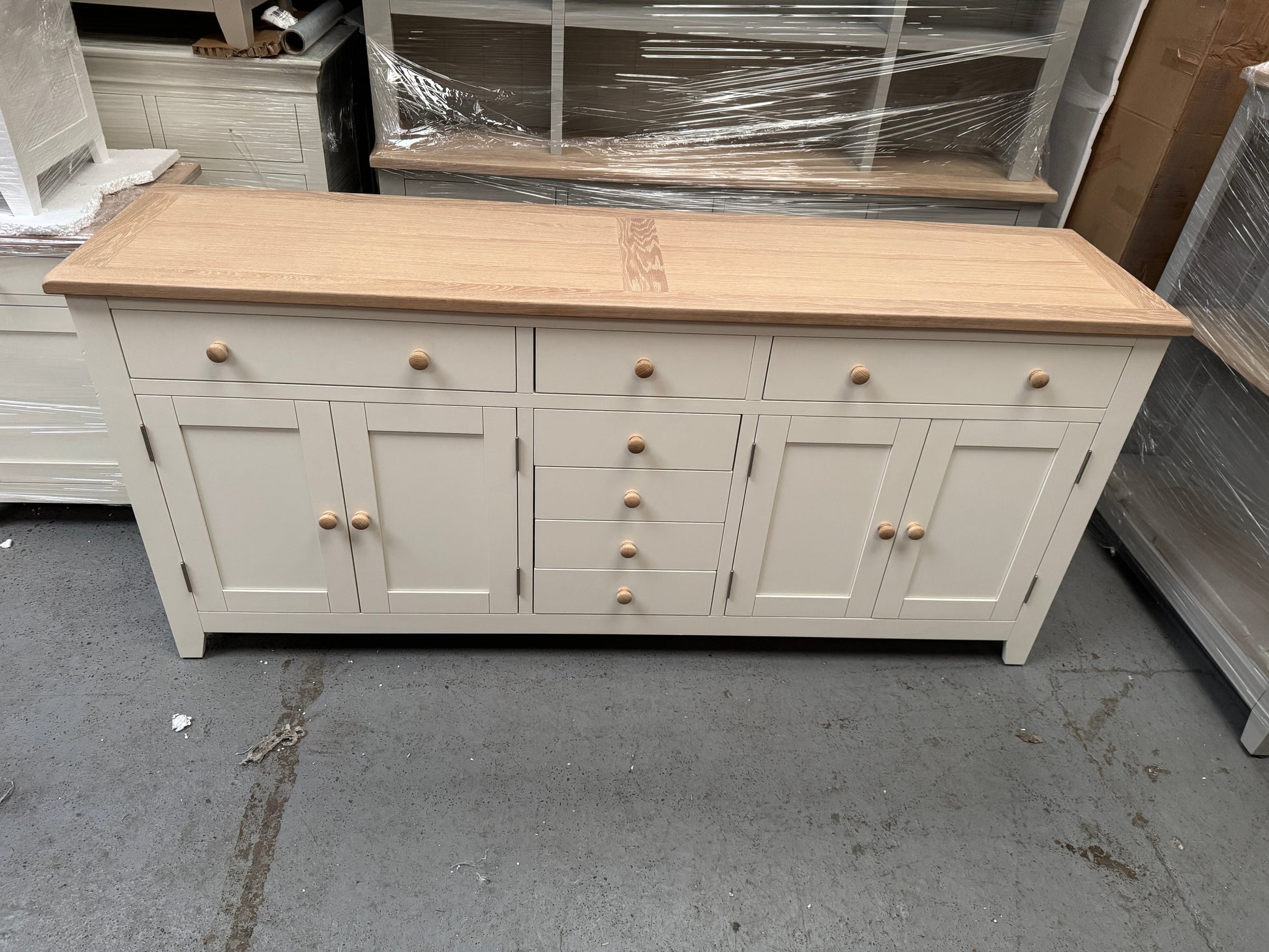 CHESTER CLASSIC CREAM
Grand Sideboard Quality Furniture Clearance Ltd