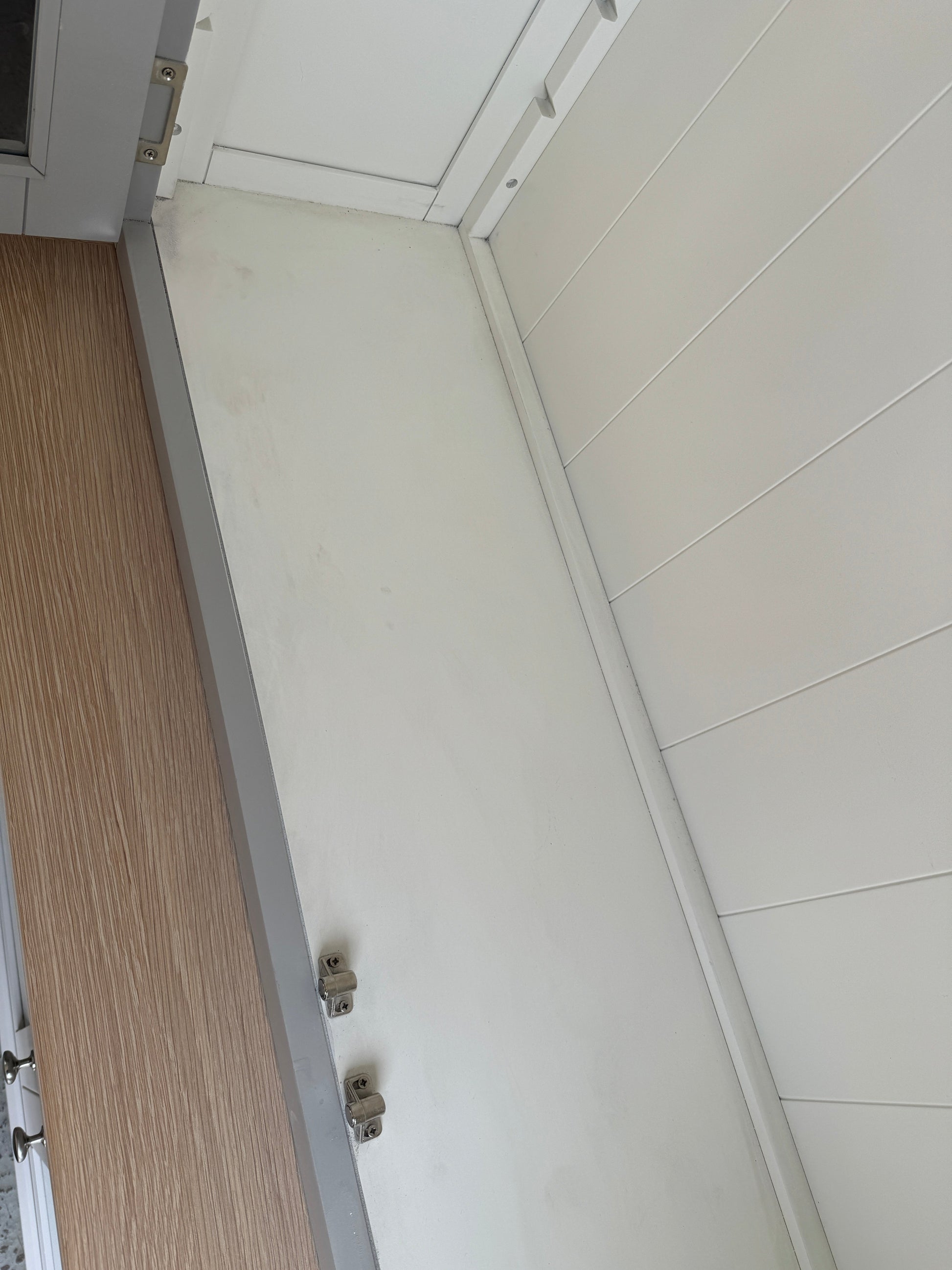 CHESTER DOVE GREY
Large Glazed Dresser Quality Furniture Clearance Ltd