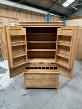 Load image into Gallery viewer, INGLESHAM WHITEWASH OAK
Double Larder Quality Furniture Clearance Ltd
