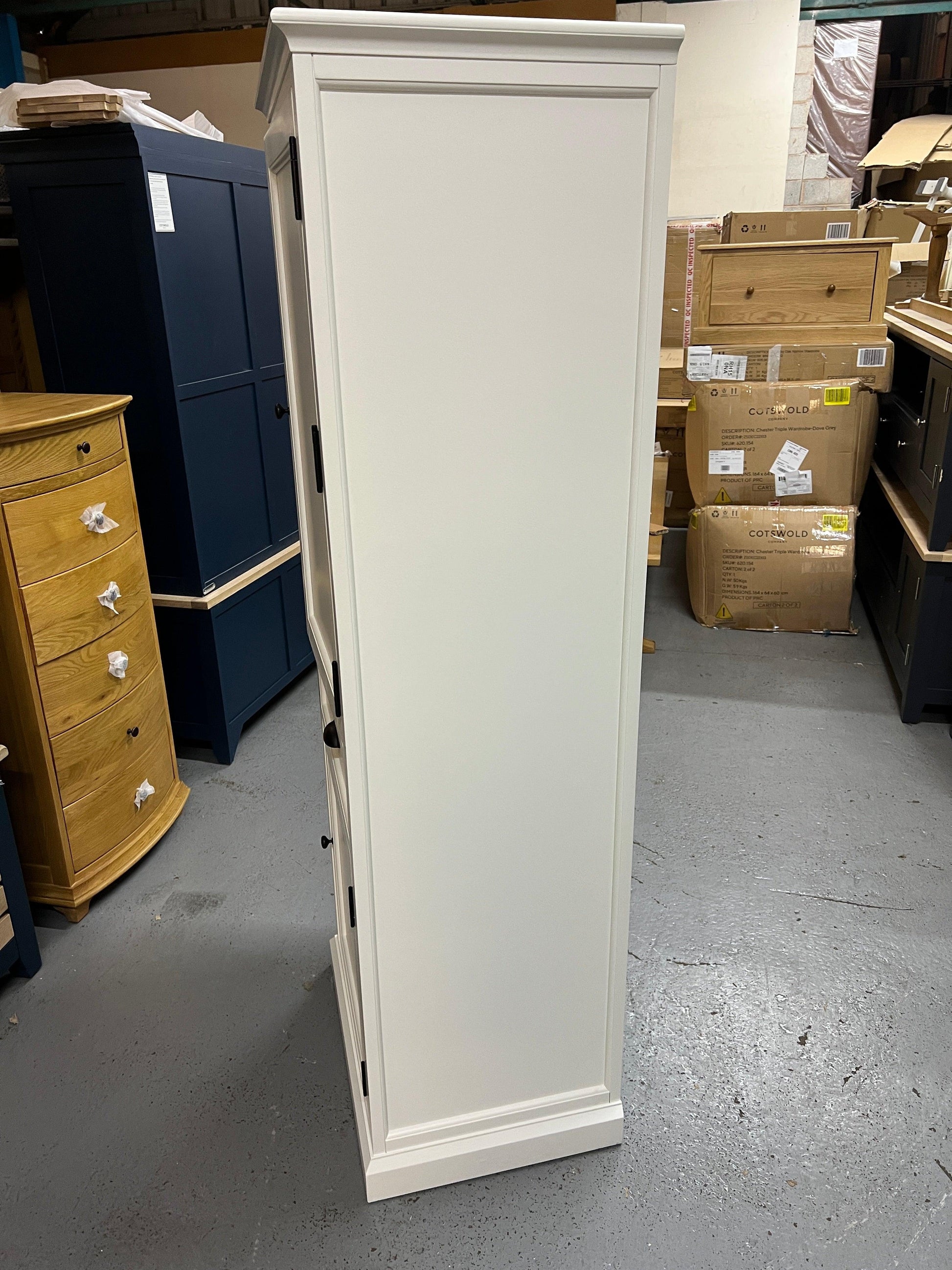 STOW WARM WHITE
Narrow Single Larder Quality Furniture Clearance Ltd