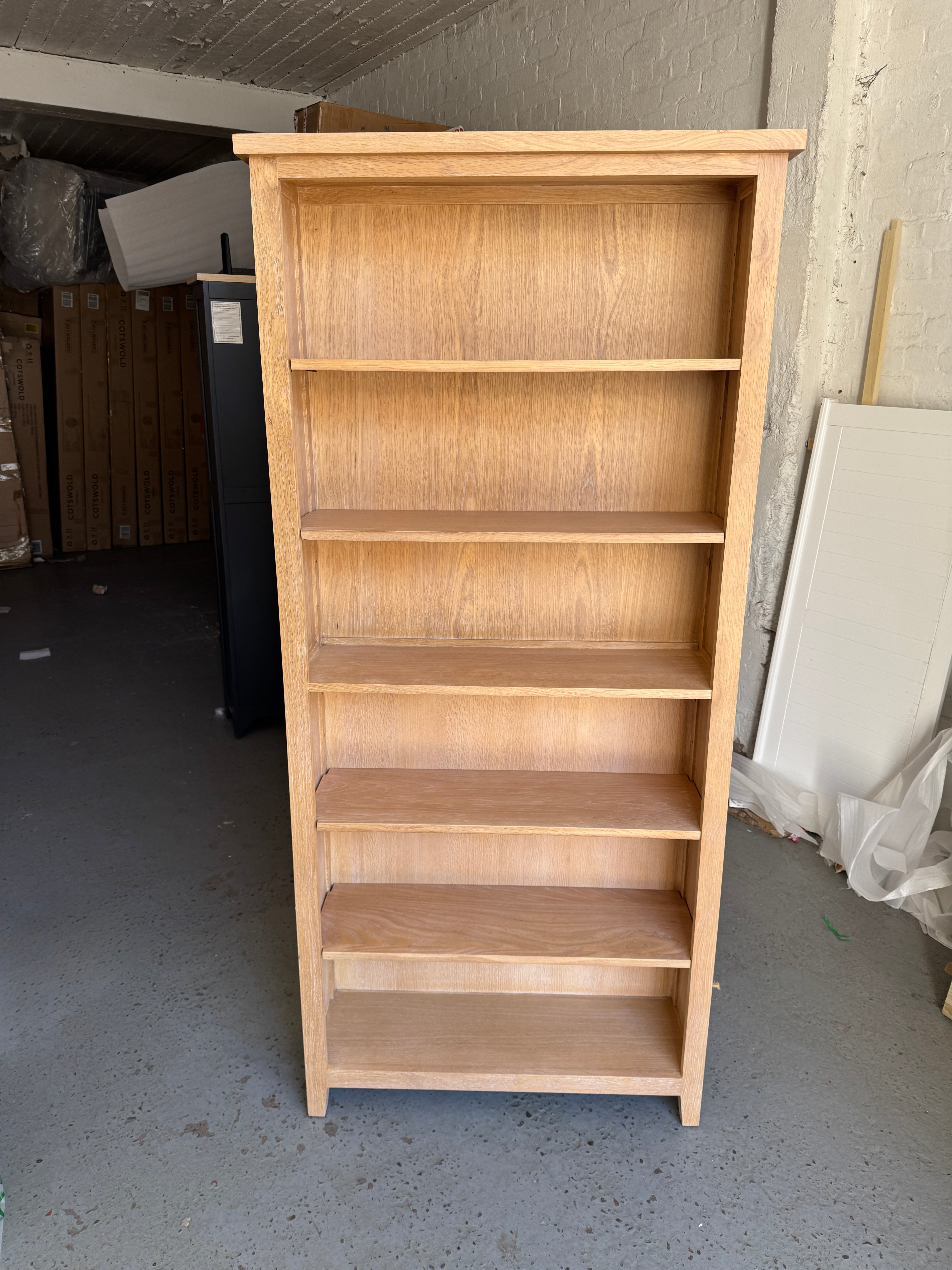 INGLESHAM WHITEWASH OAK
Large Bookcase Quality Furniture Clearance Ltd