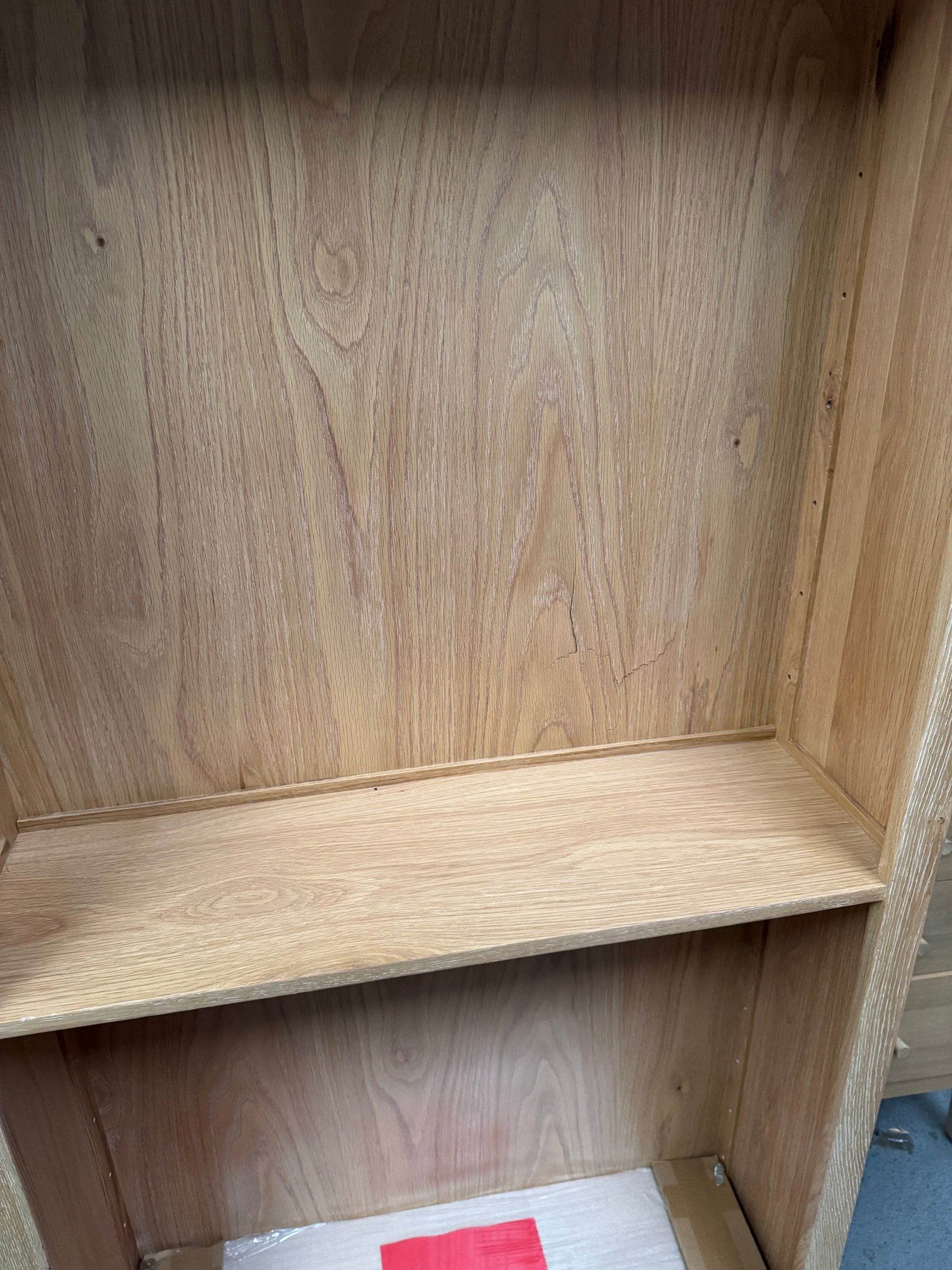 INGLESHAM WHITEWASH OAK
Large Bookcase Quality Furniture Clearance Ltd