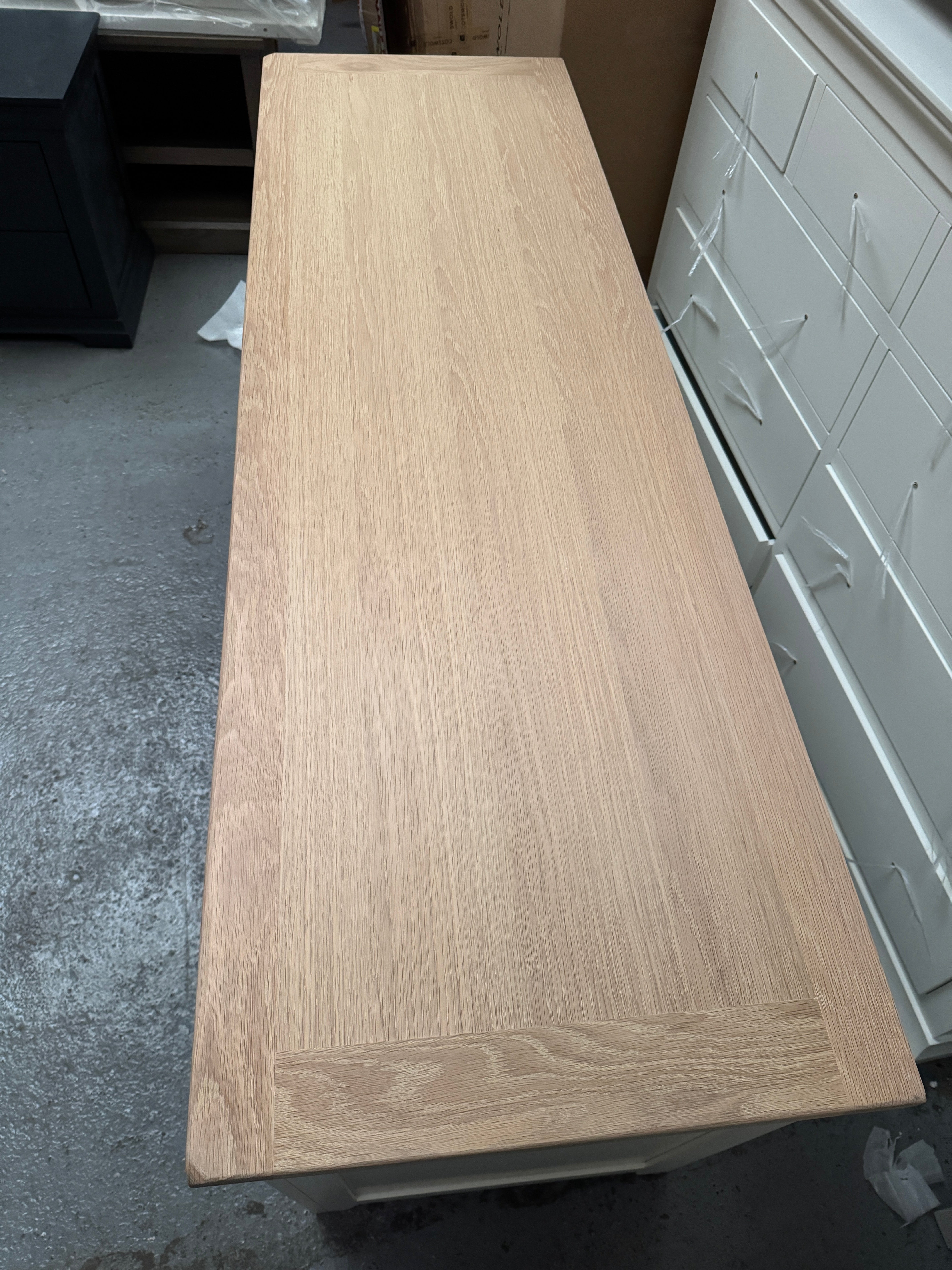 CHESTER CLASSIC CREAM
Double Pedestal Desk Quality Furniture Clearance Ltd