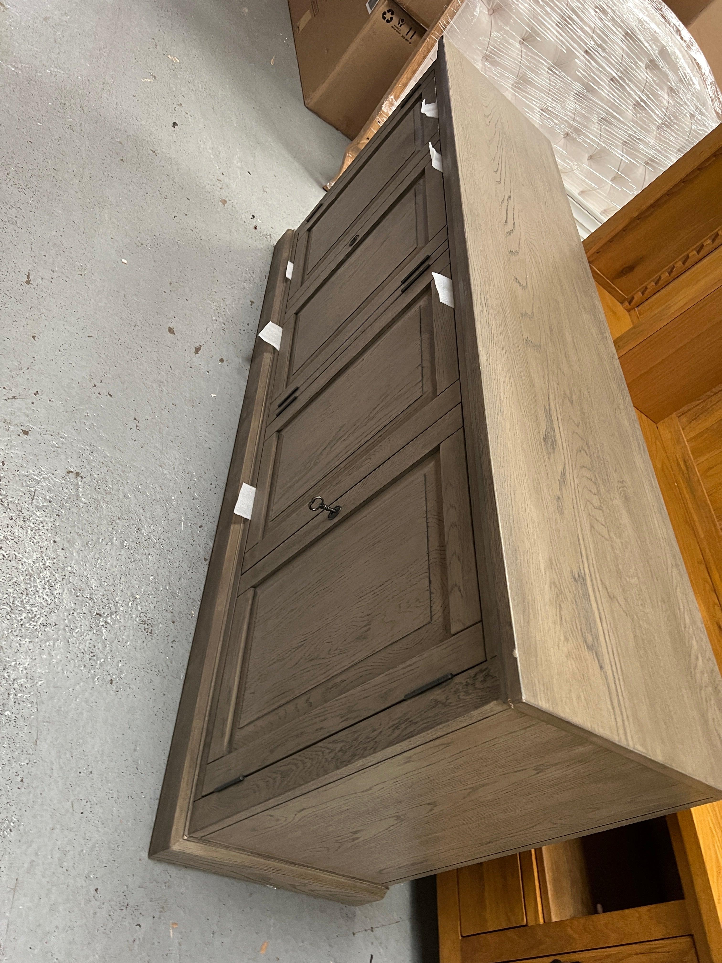 NOTGROVE WEATHERED OAK
NEW 4 Door Sideboard Quality Furniture Clearance Ltd