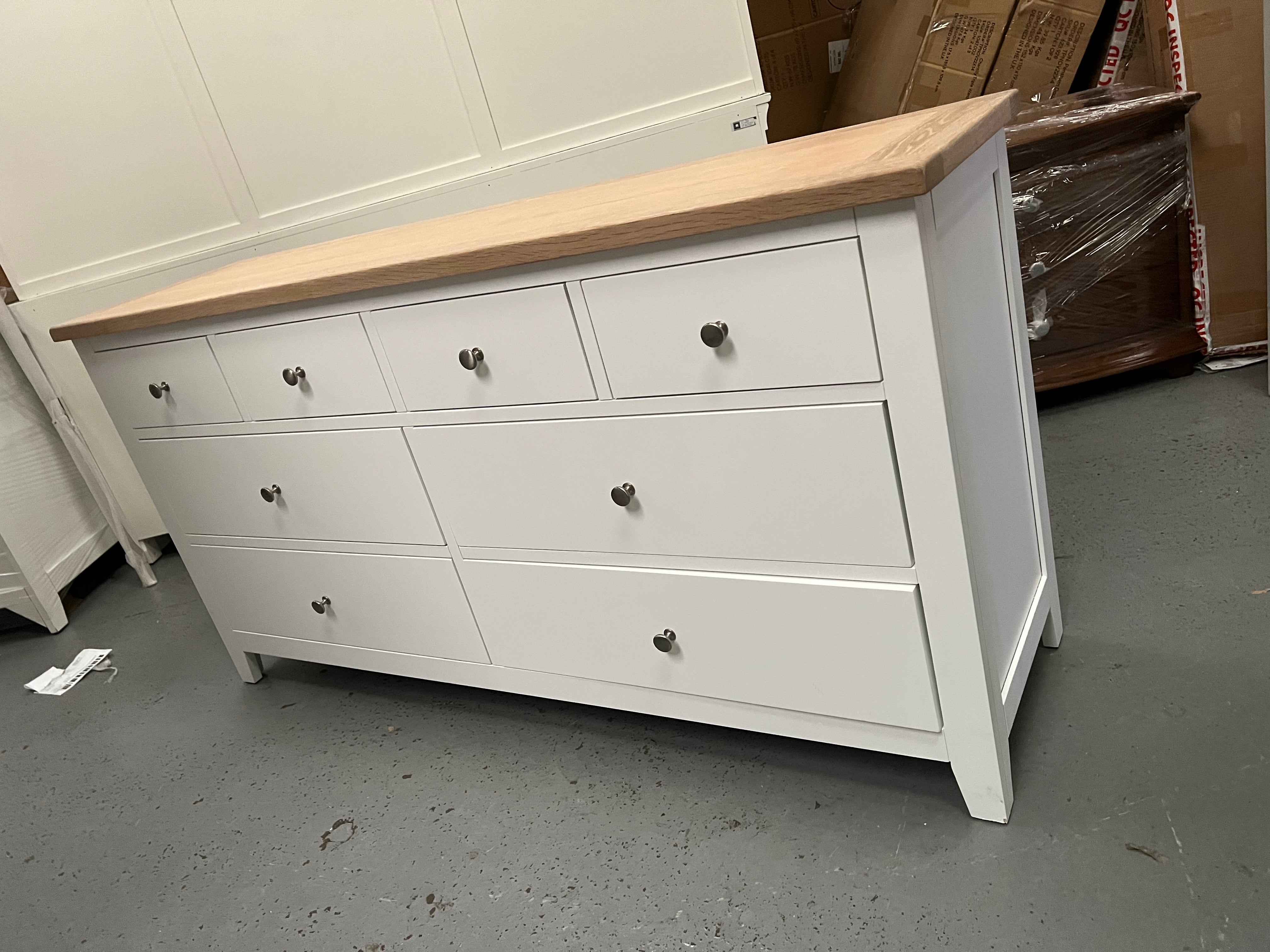 CHESTER PURE WHITE
Low and Wide Chest Quality Furniture Clearance Ltd