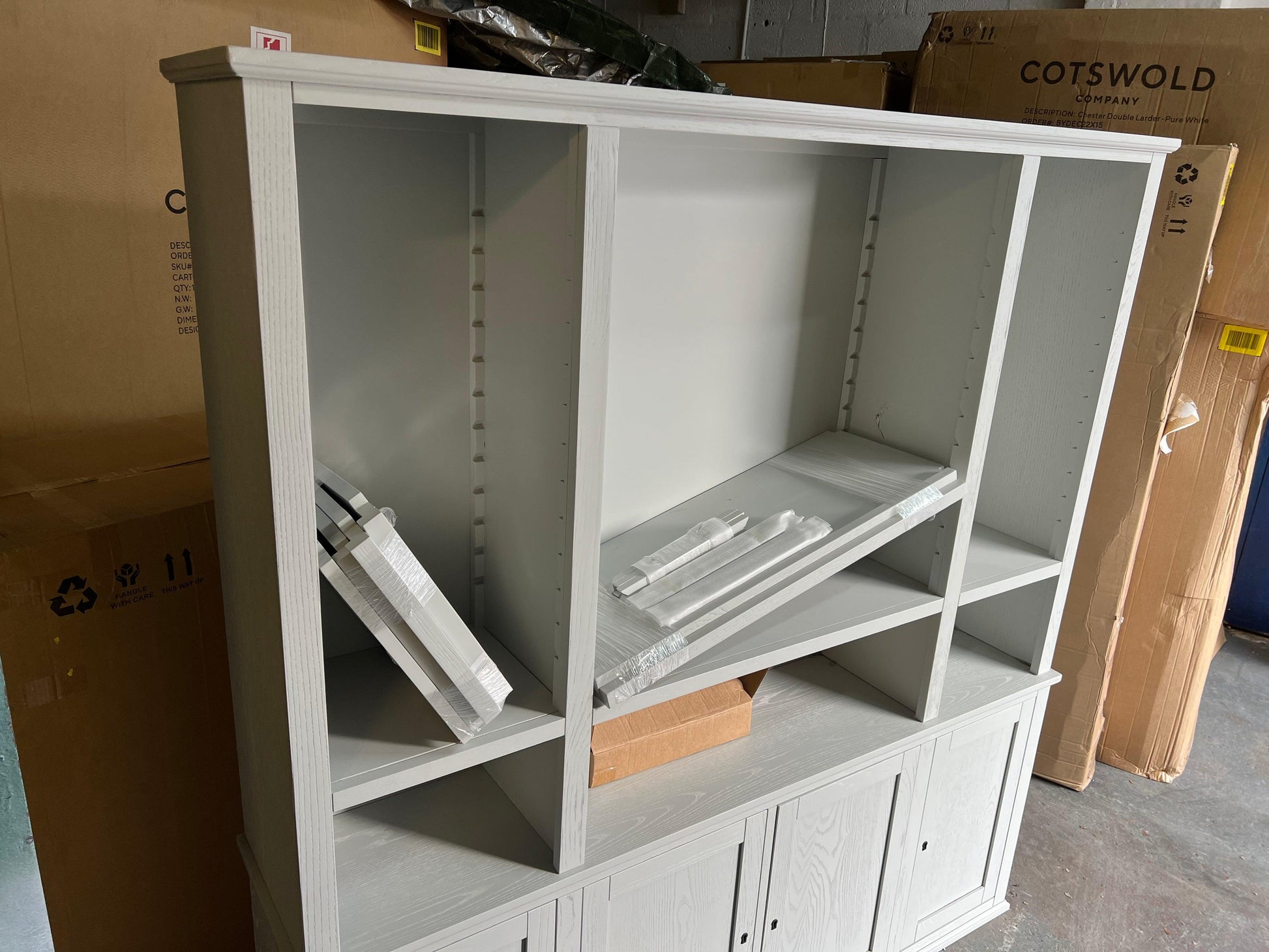 CHARLBURY MINERAL GREY
Grand Bookcase Quality Furniture Clearance Ltd