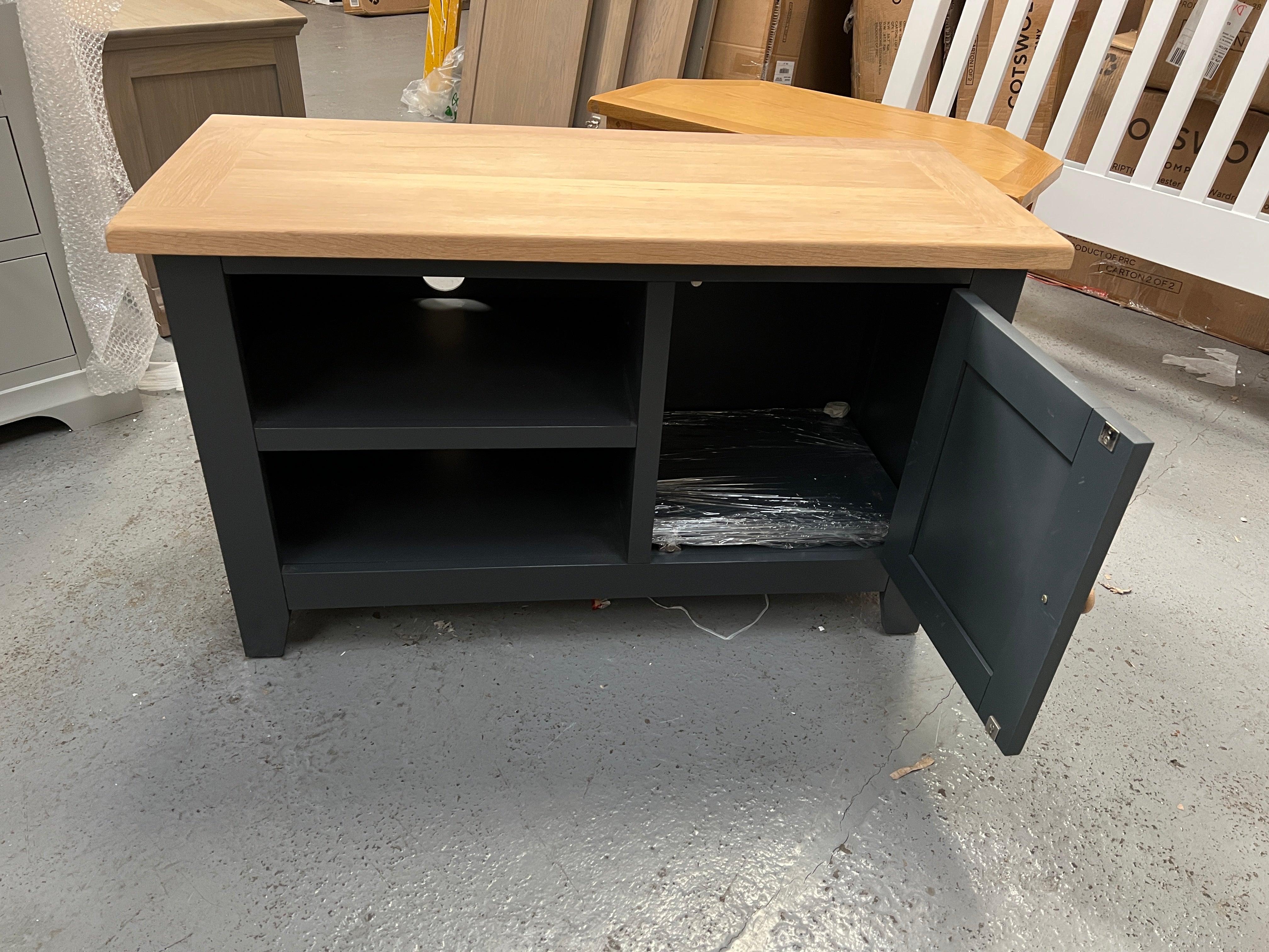 CHESTER CHARCOAL
Small TV stand up to 43 Quality Furniture Clearance Ltd