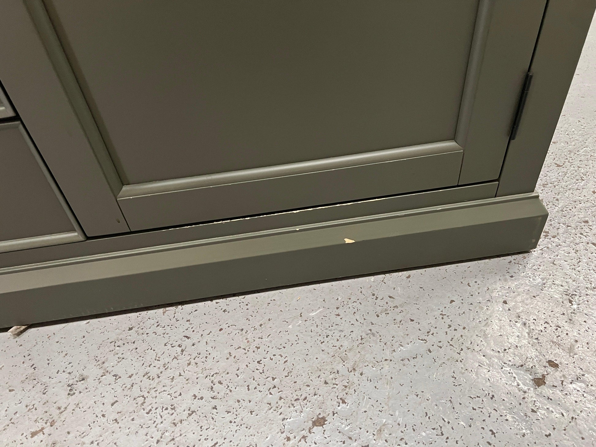 STOW FOREST GREEN
Grand Triple Larder Quality Furniture Clearance Ltd