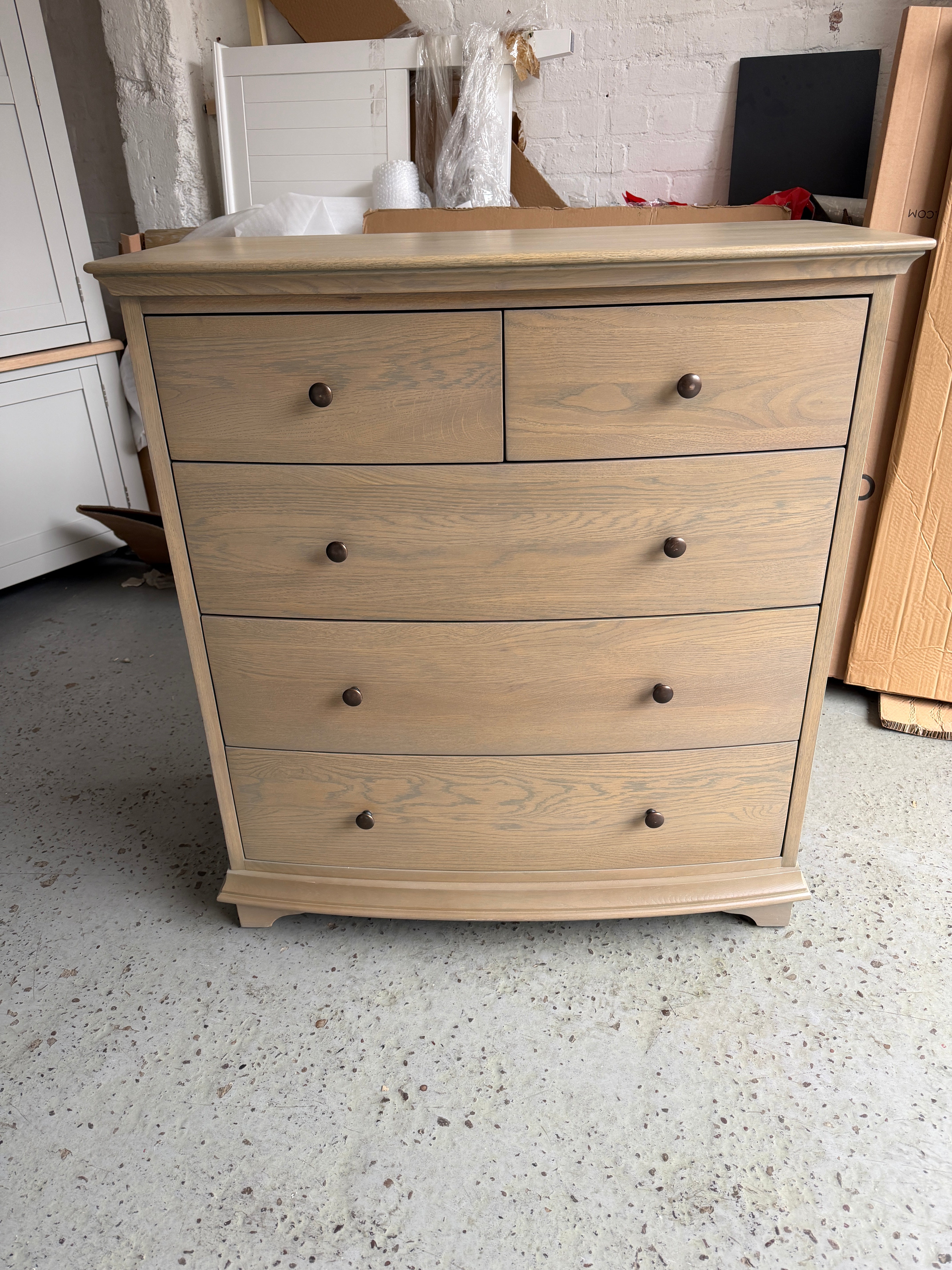 WINCHCOMBE SMOKED OAK
5 Drawer Chest Quality Furniture Clearance Ltd