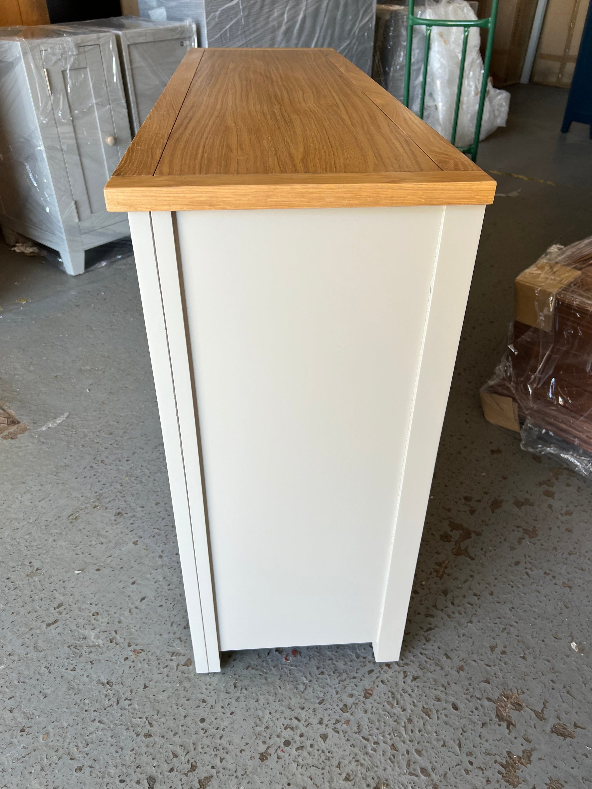 SIMPLY PEBBLE GREY
3 Door Sideboard Quality Furniture Clearance Ltd