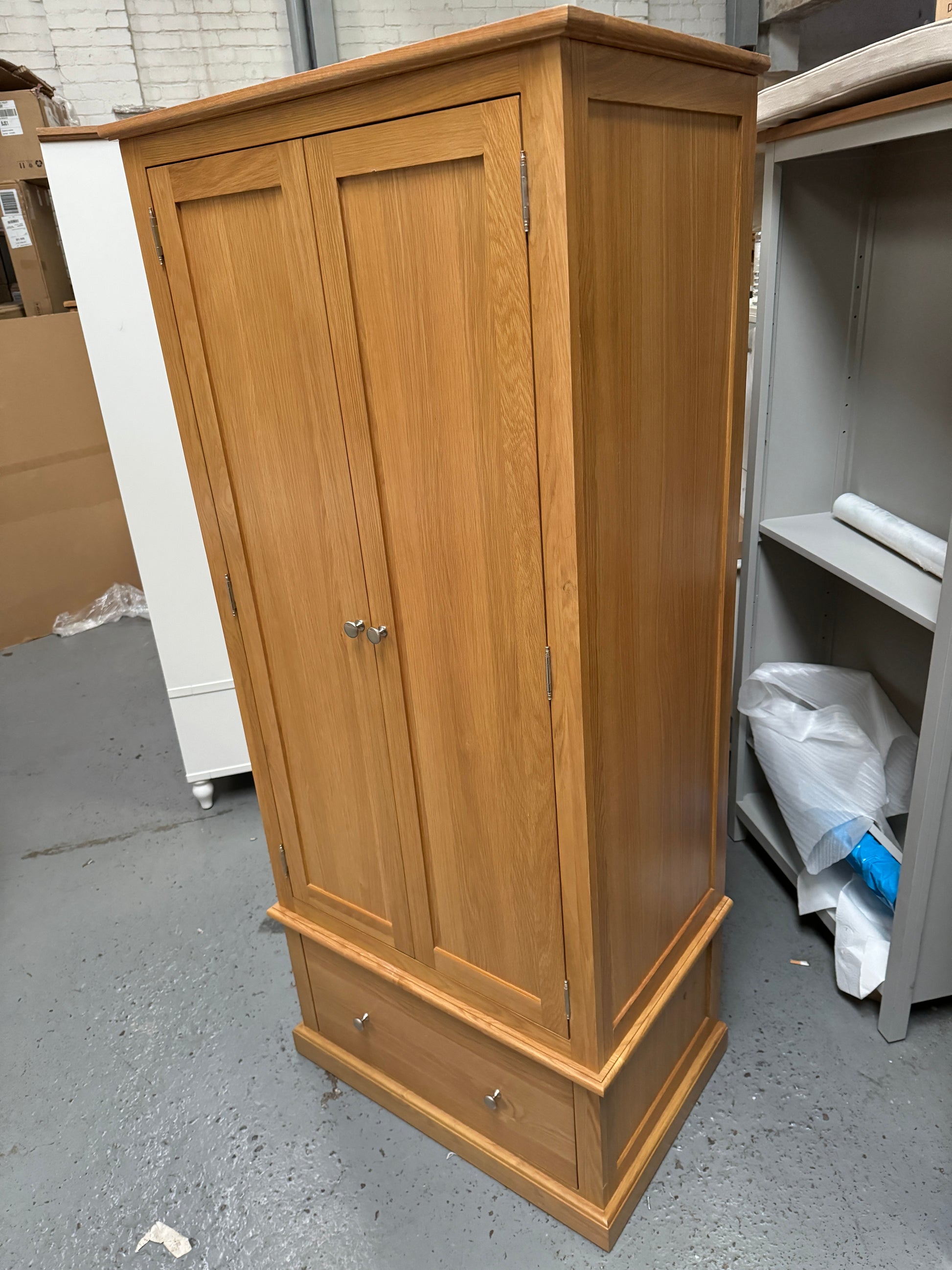 APPLEBY LIGHT OAK
Narrow Double Wardrobe Quality Furniture Clearance Ltd