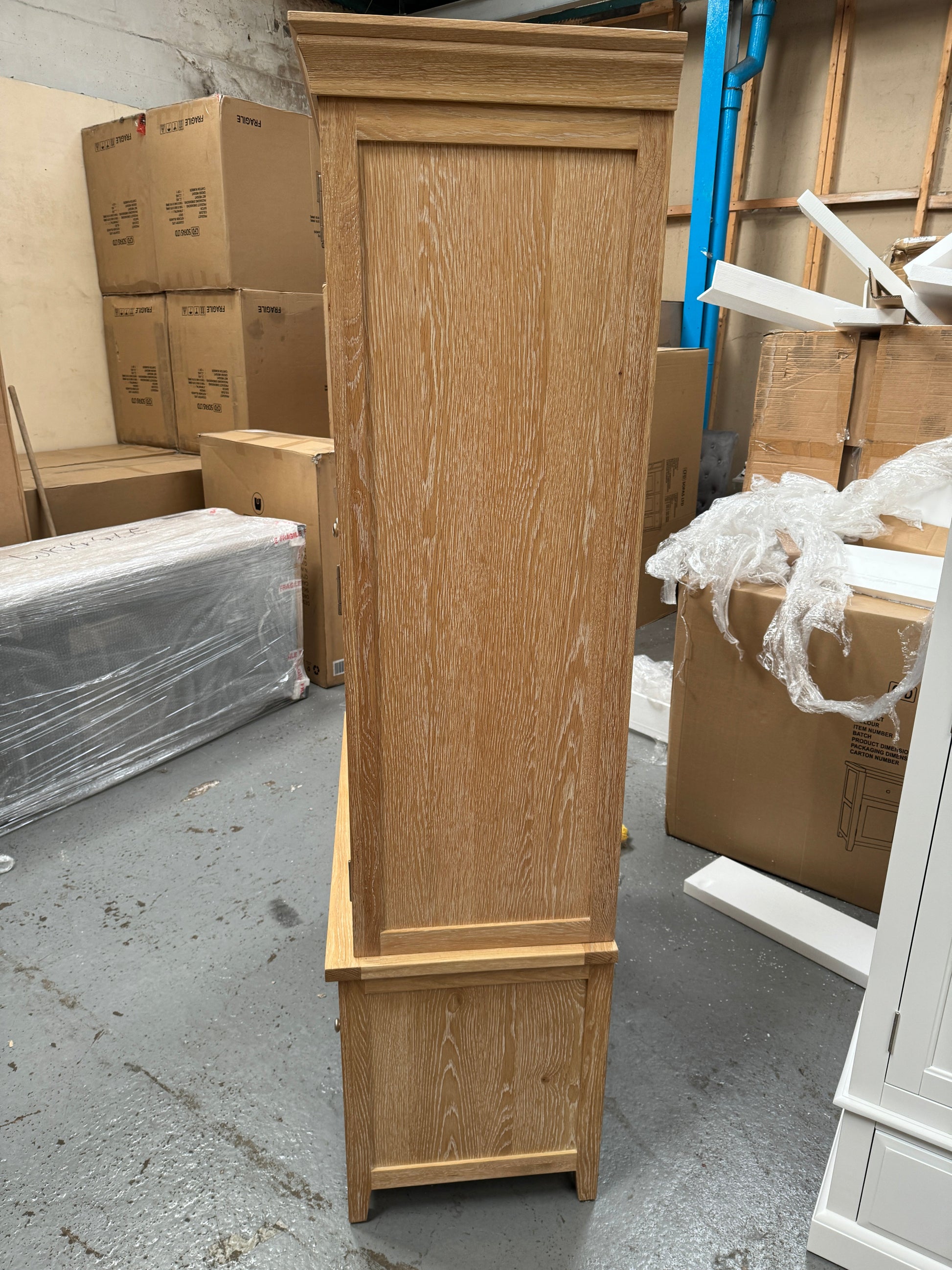 INGLESHAM WHITEWASH OAK
Double Larder Quality Furniture Clearance Ltd