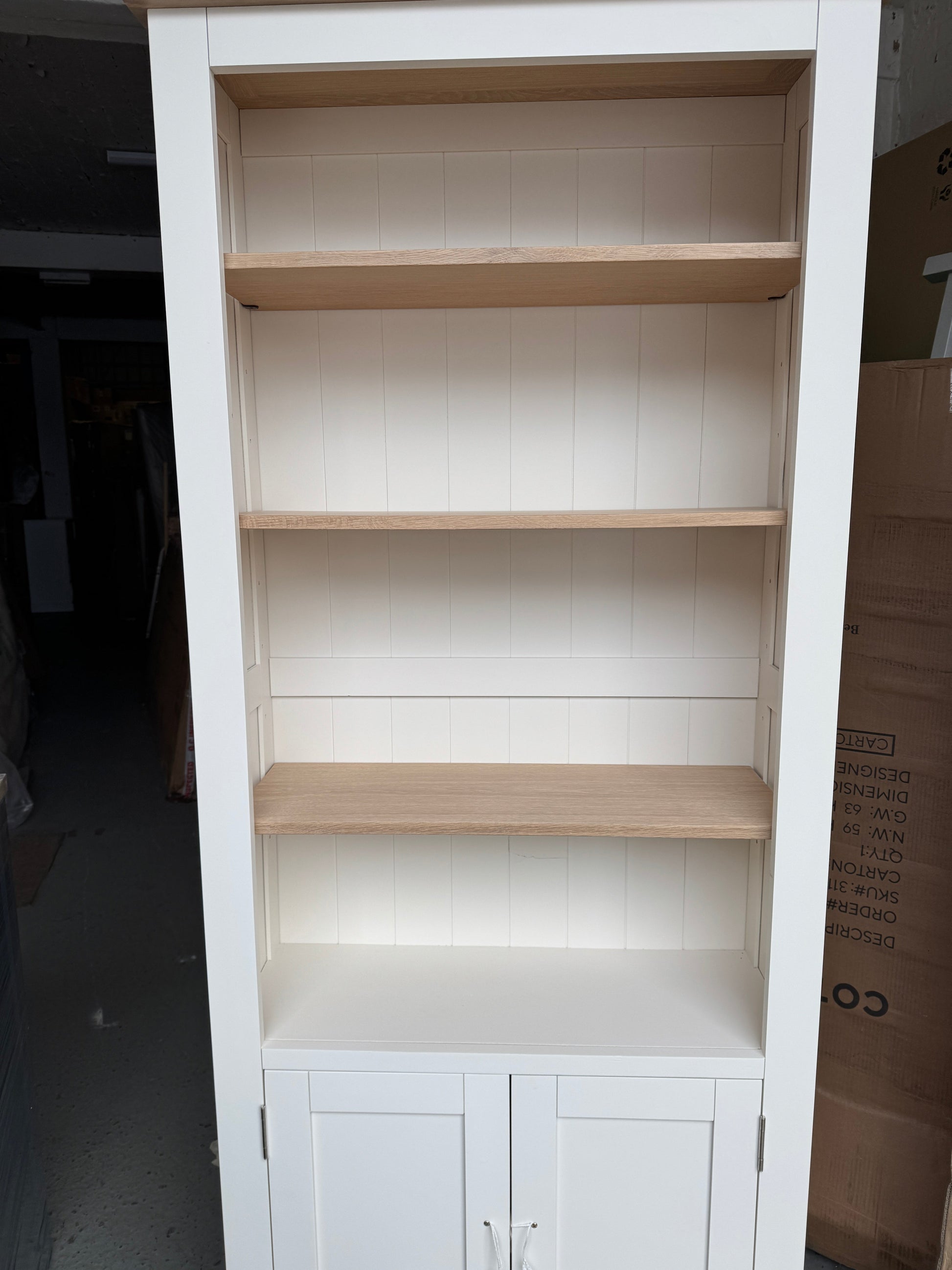 CHESTER CLASSIC CREAM
Alcove Display Cabinet Quality Furniture Clearance Ltd
