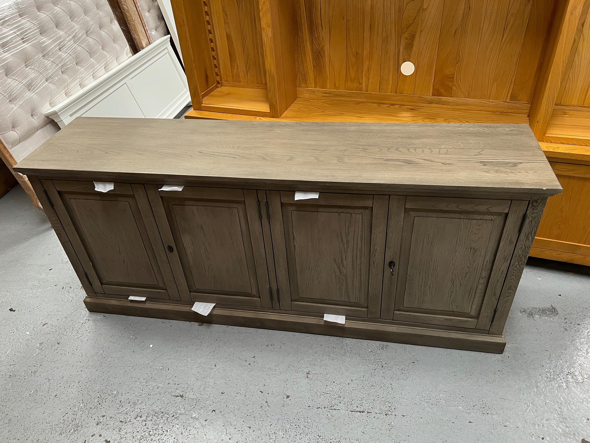 NOTGROVE WEATHERED OAK
NEW 4 Door Sideboard Quality Furniture Clearance Ltd