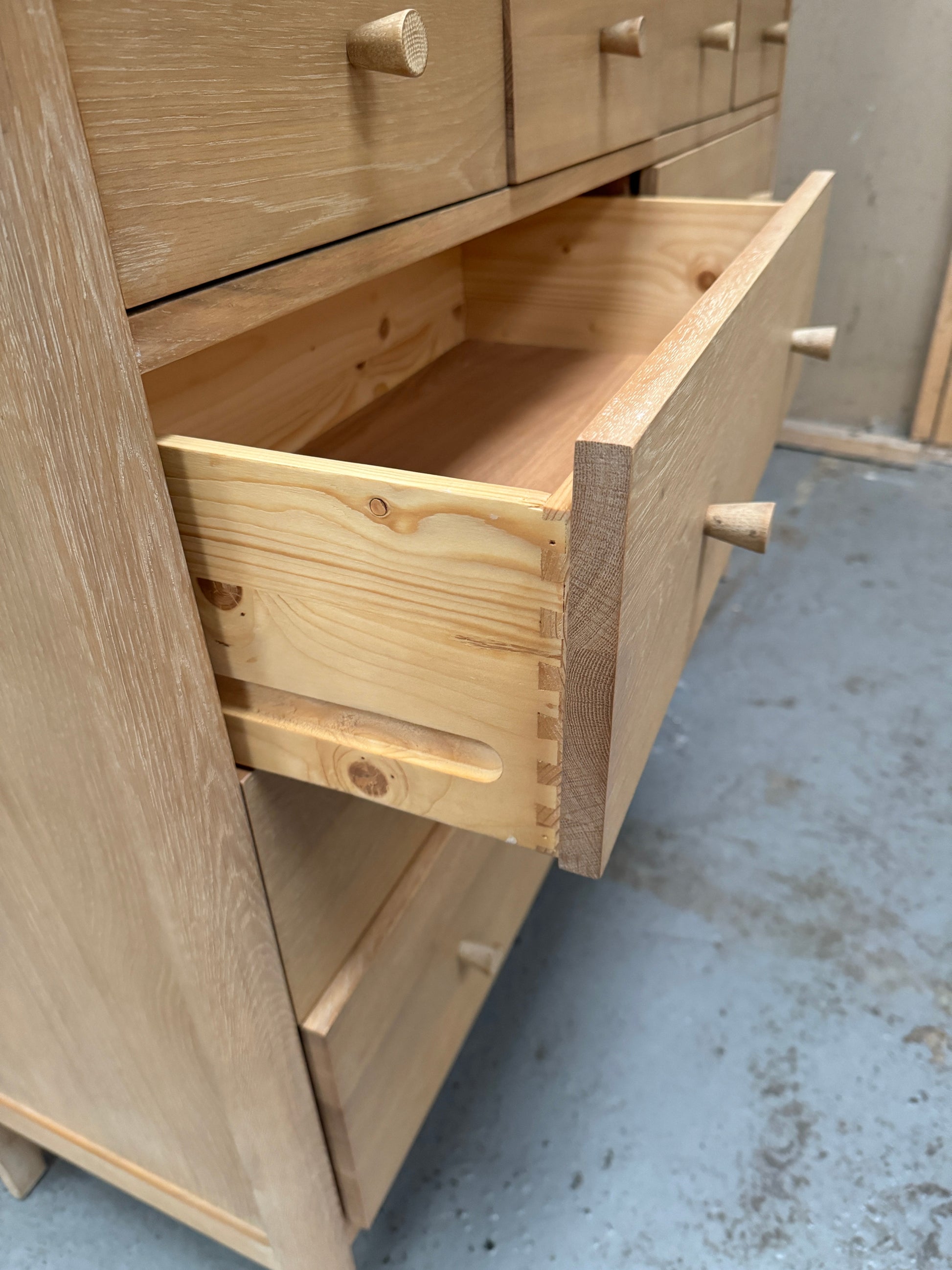 BERKELEY NORDIC OAK 10 Drawer Chest Quality Furniture Clearance Ltd