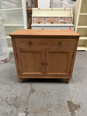 ELKSTONE MELLOW OAK
Small Sideboard Quality Furniture Clearance Ltd