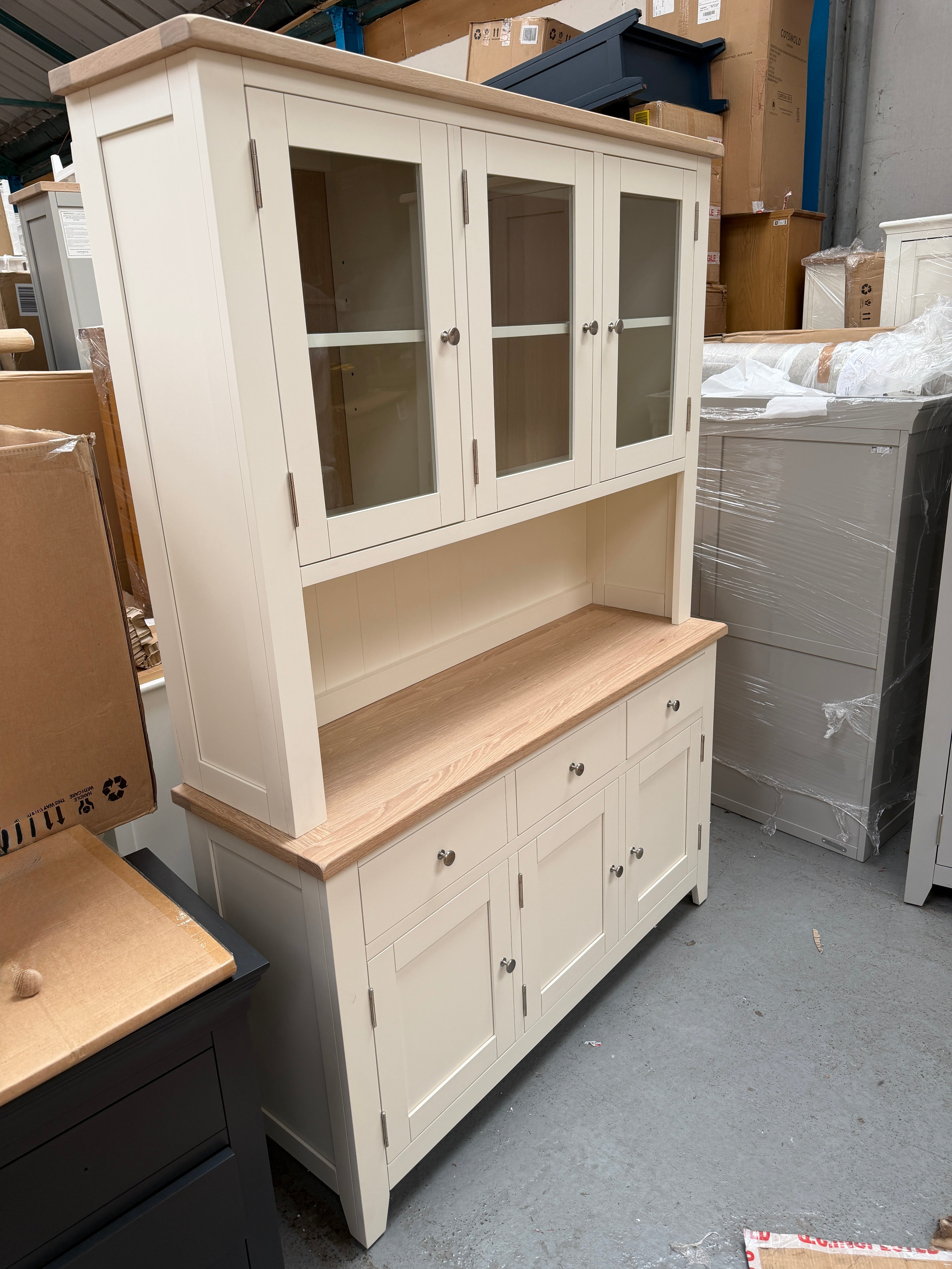 CHESTER CLASSIC CREAM
Large Dresser Quality Furniture Clearance Ltd