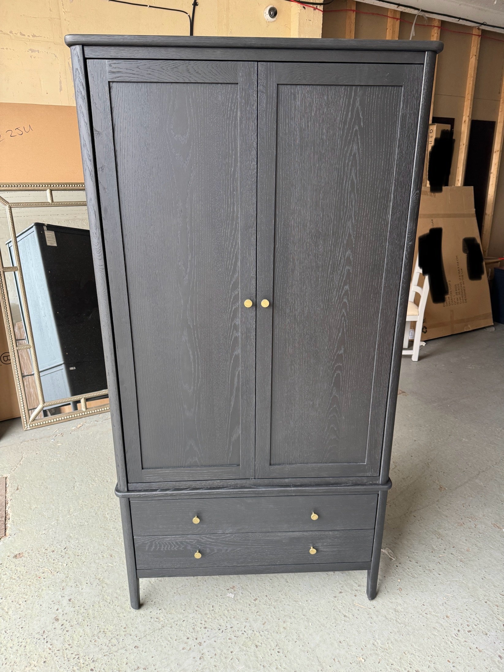BERKELEY BLACK OAK
Double Wardrobe Quality Furniture Clearance Ltd