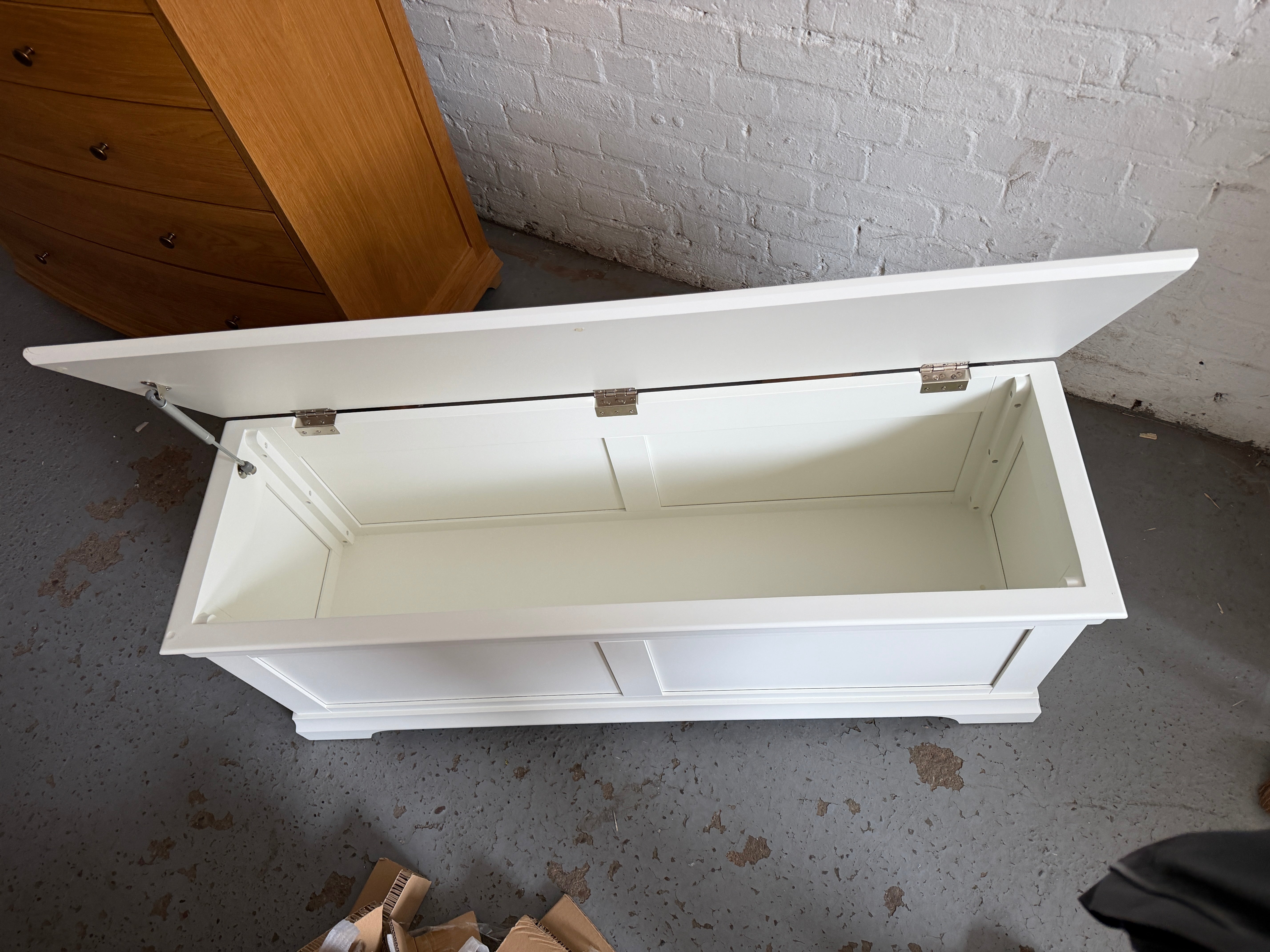 Chantilly Warm White Wide Blanket Box furniture delivered