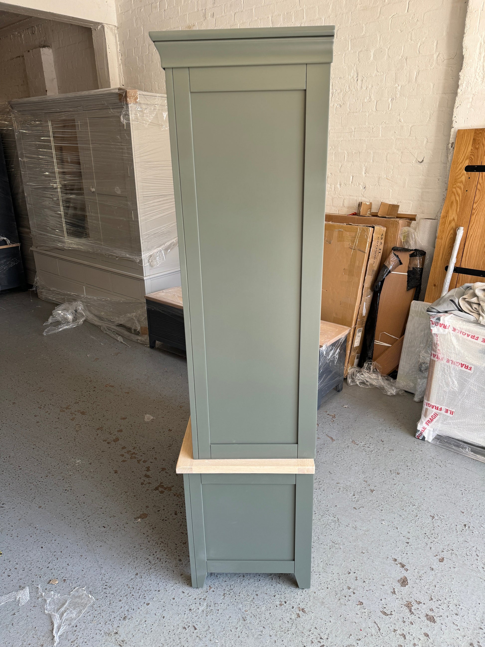CHESTER FOREST GREEN
Double Larder Quality Furniture Clearance Ltd