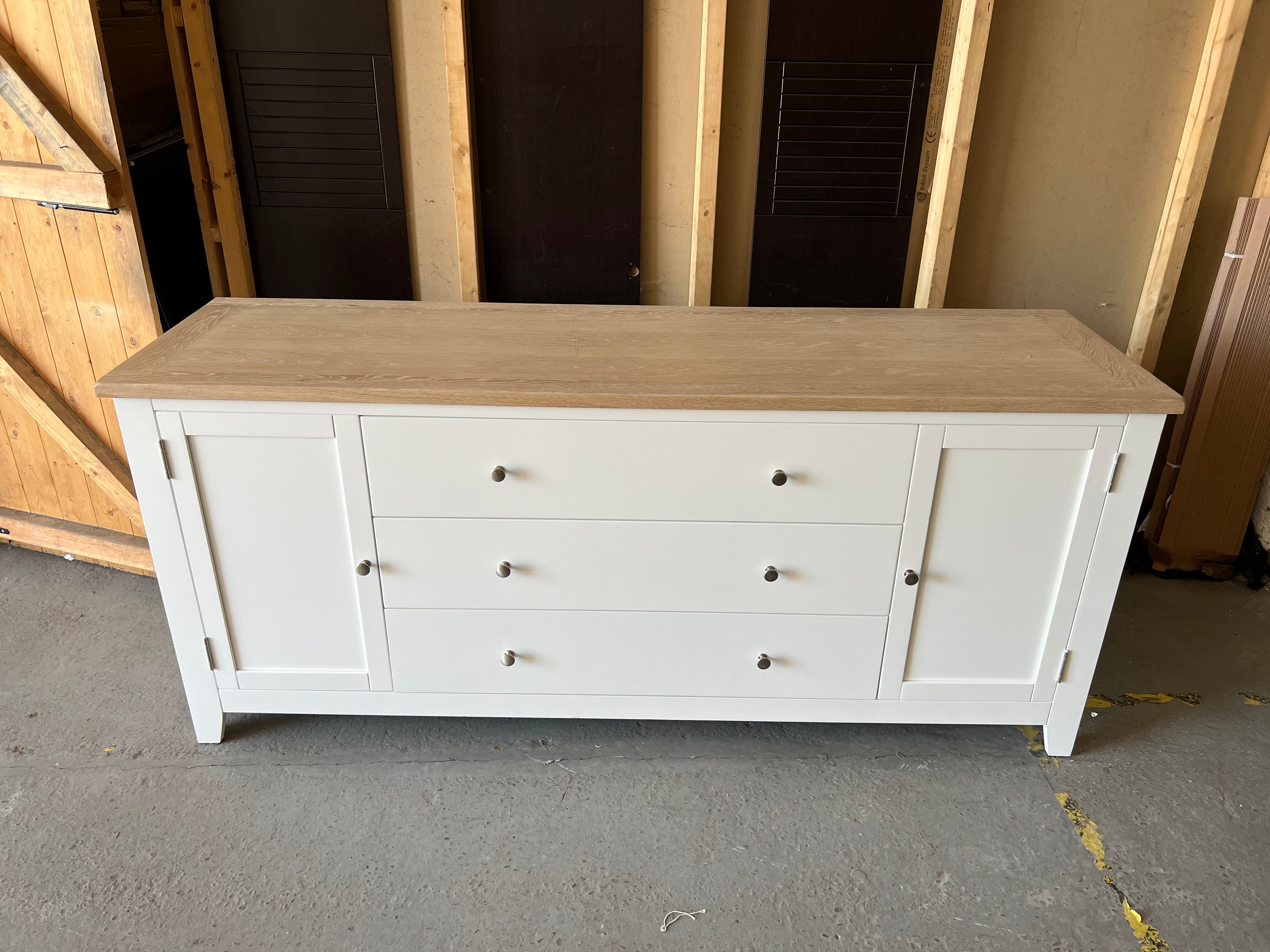 CHESTER PURE WHITE
Buffet Sideboard Quality Furniture Clearance Ltd