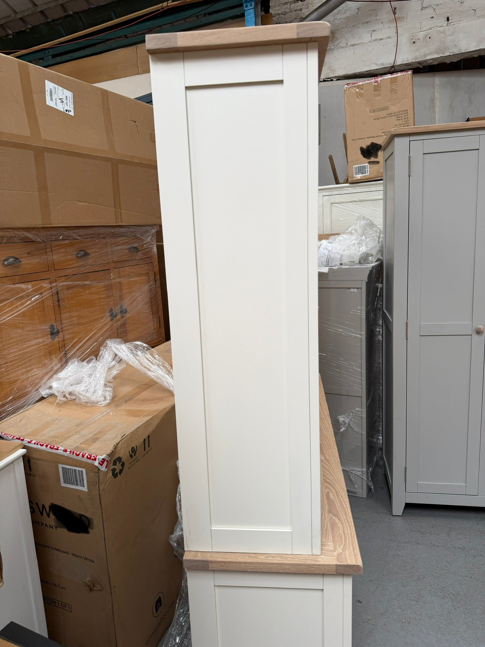 CHESTER CLASSIC CREAM
Large Dresser Quality Furniture Clearance Ltd