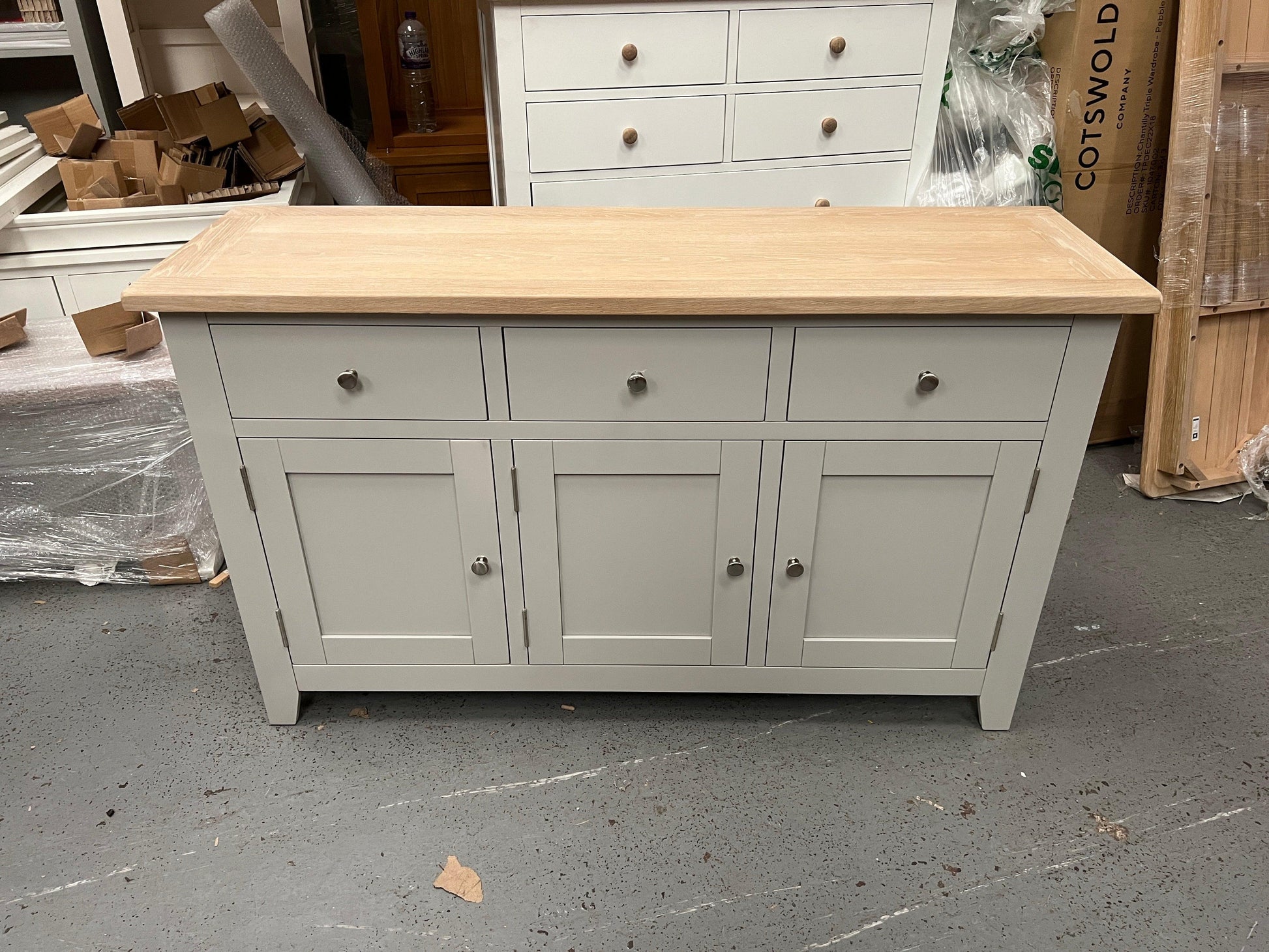 CHESTER DOVE GREY
Large Sideboard Quality Furniture Clearance Ltd