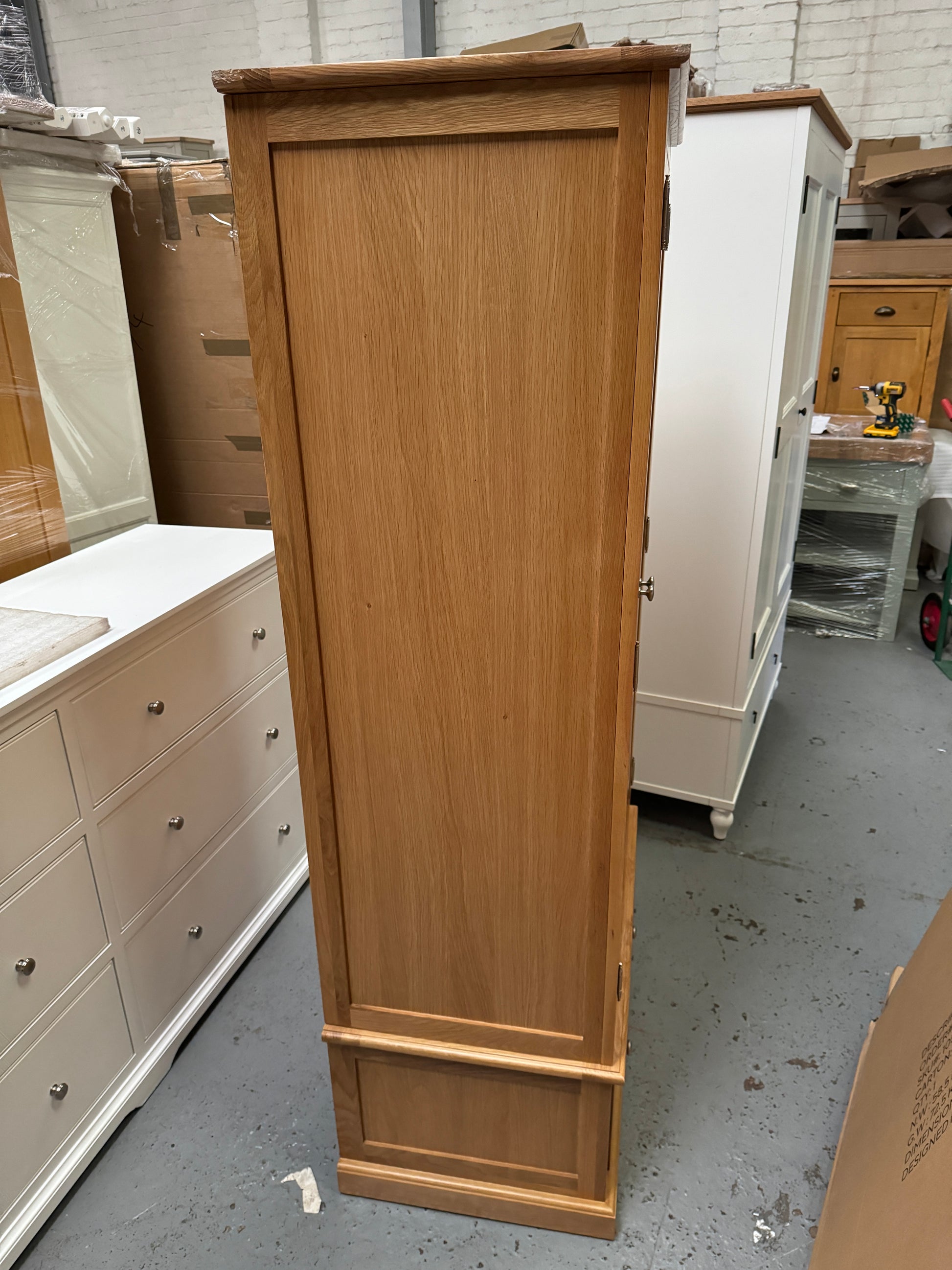 APPLEBY LIGHT OAK
Narrow Double Wardrobe Quality Furniture Clearance Ltd