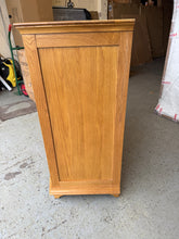 Load image into Gallery viewer, WINCHCOMBE OILED OAK
5 Drawer Chest Quality Furniture Clearance Ltd
