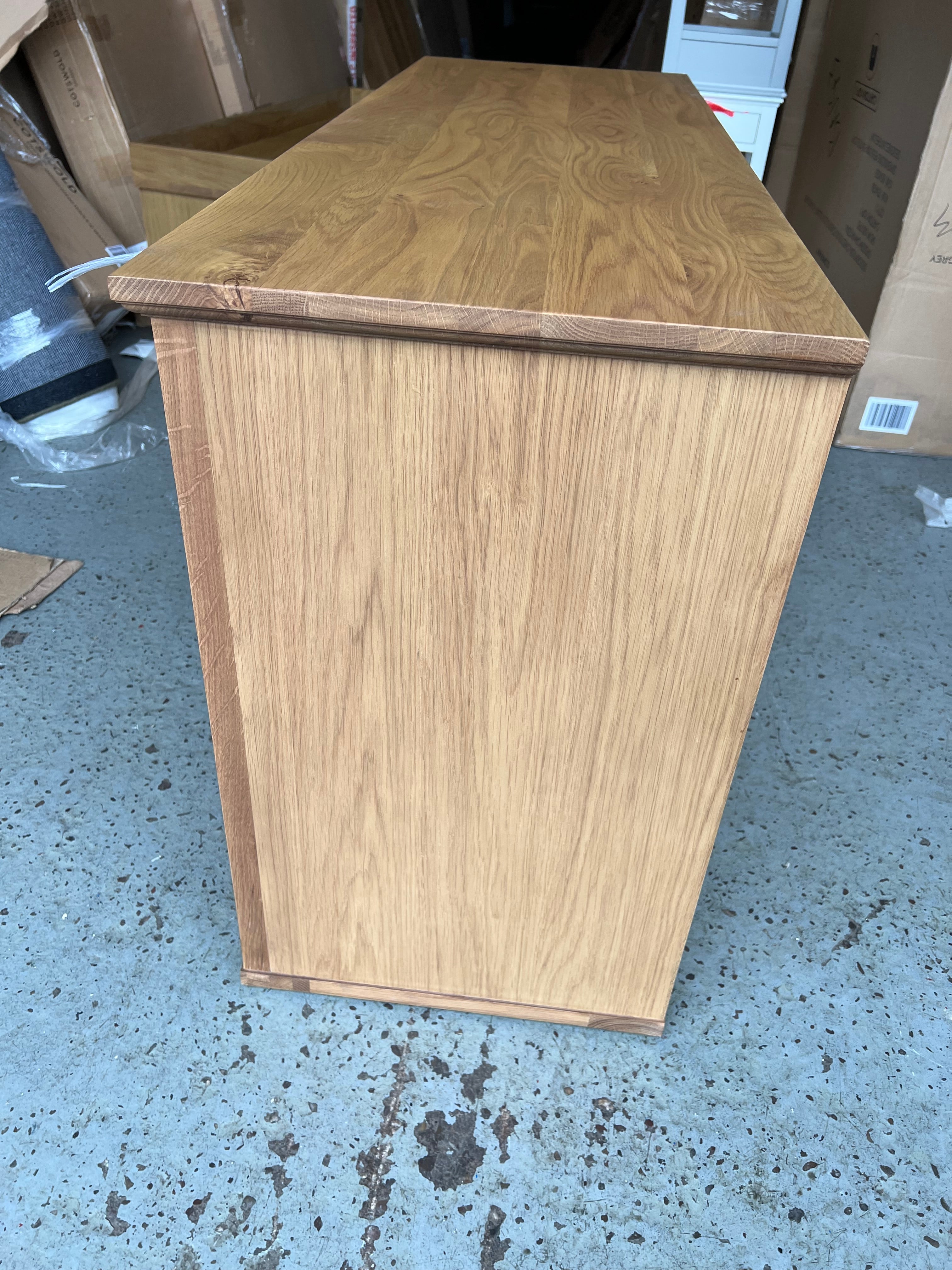 ELKSTONE MELLOW OAK
Large Sideboard Quality Furniture Clearance Ltd