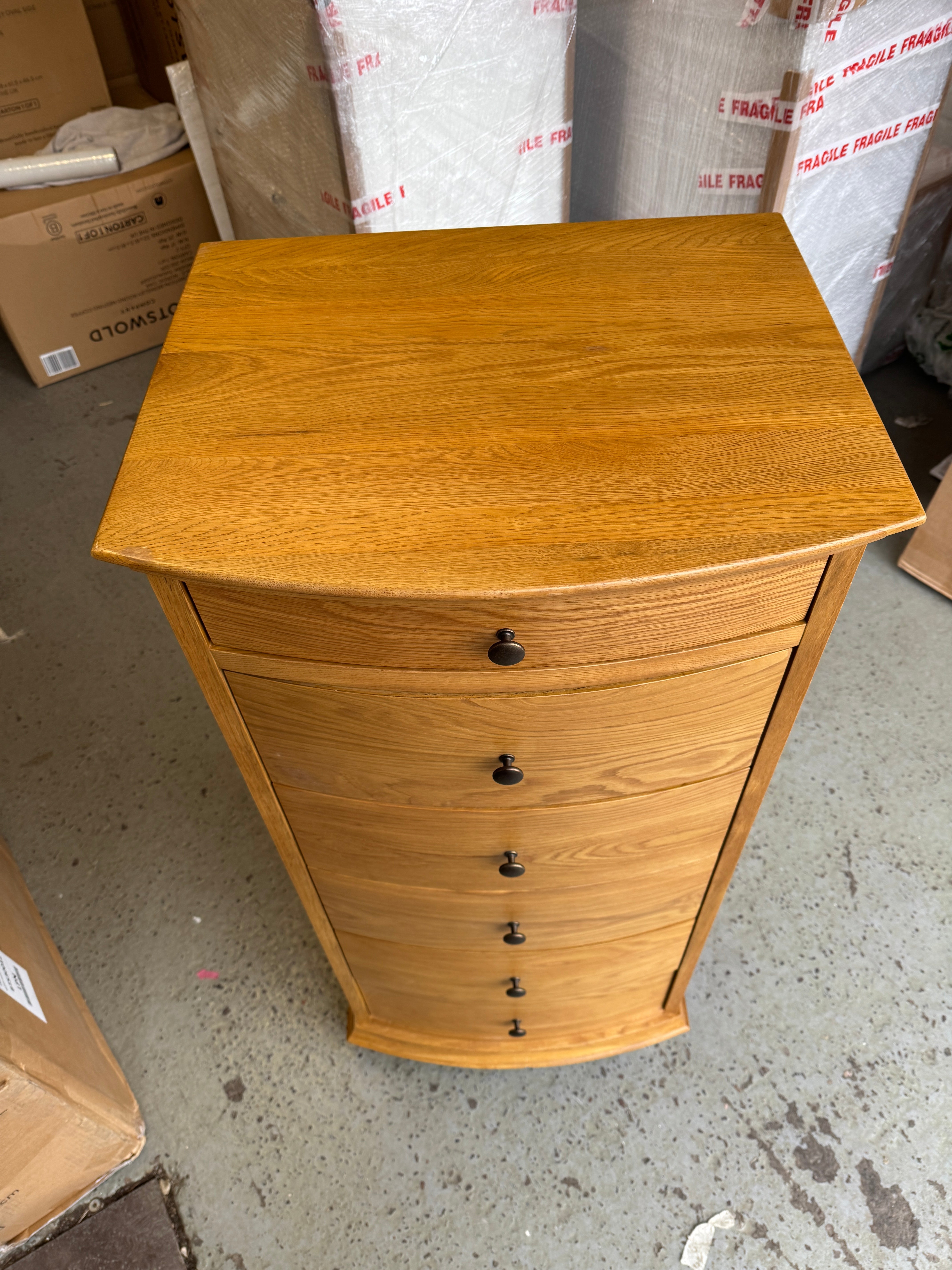 WINCHCOMBE OILED OAK
Vanity Tall Boy Quality Furniture Clearance Ltd