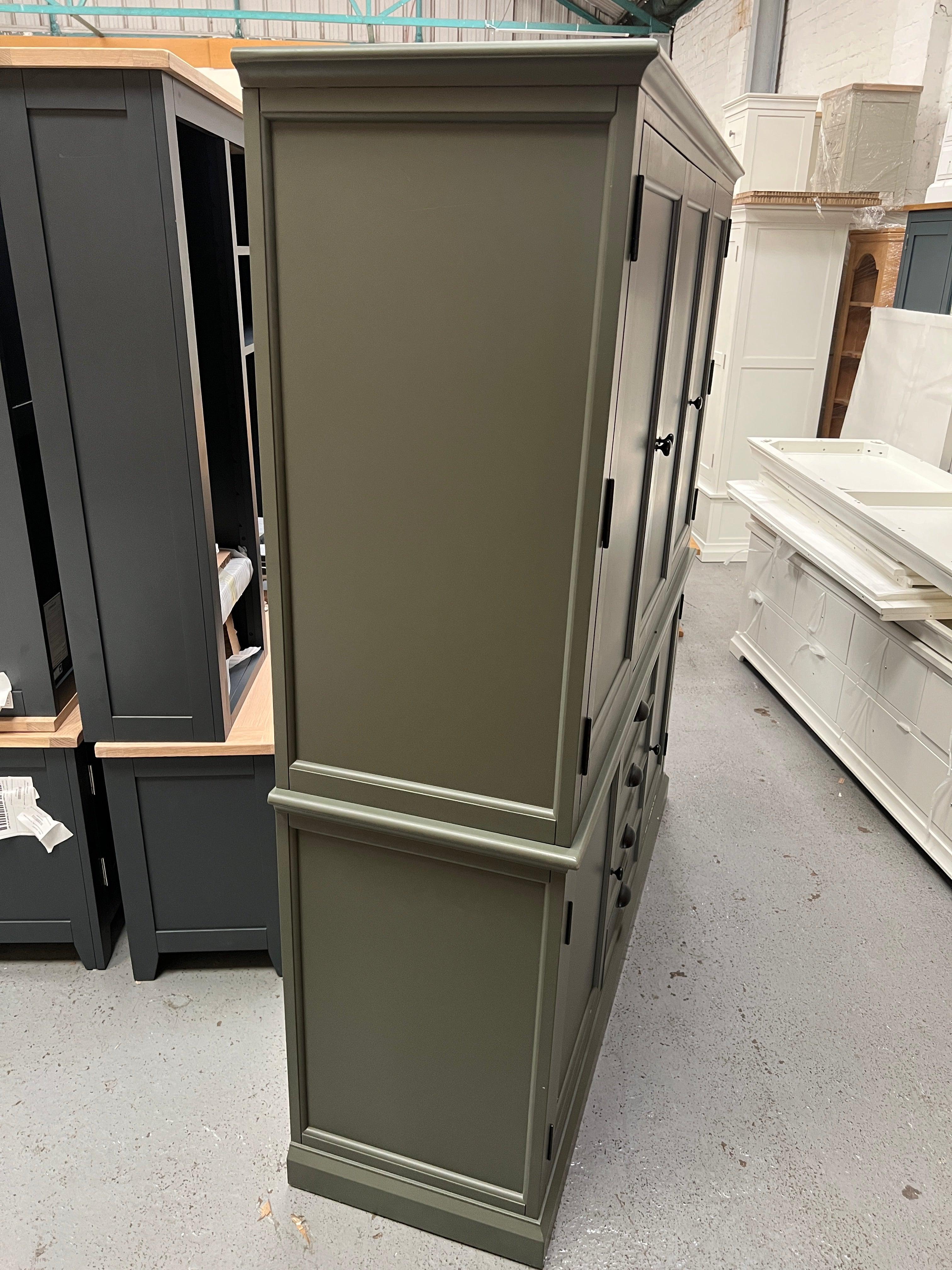STOW FOREST GREEN
Grand Triple Larder Quality Furniture Clearance Ltd