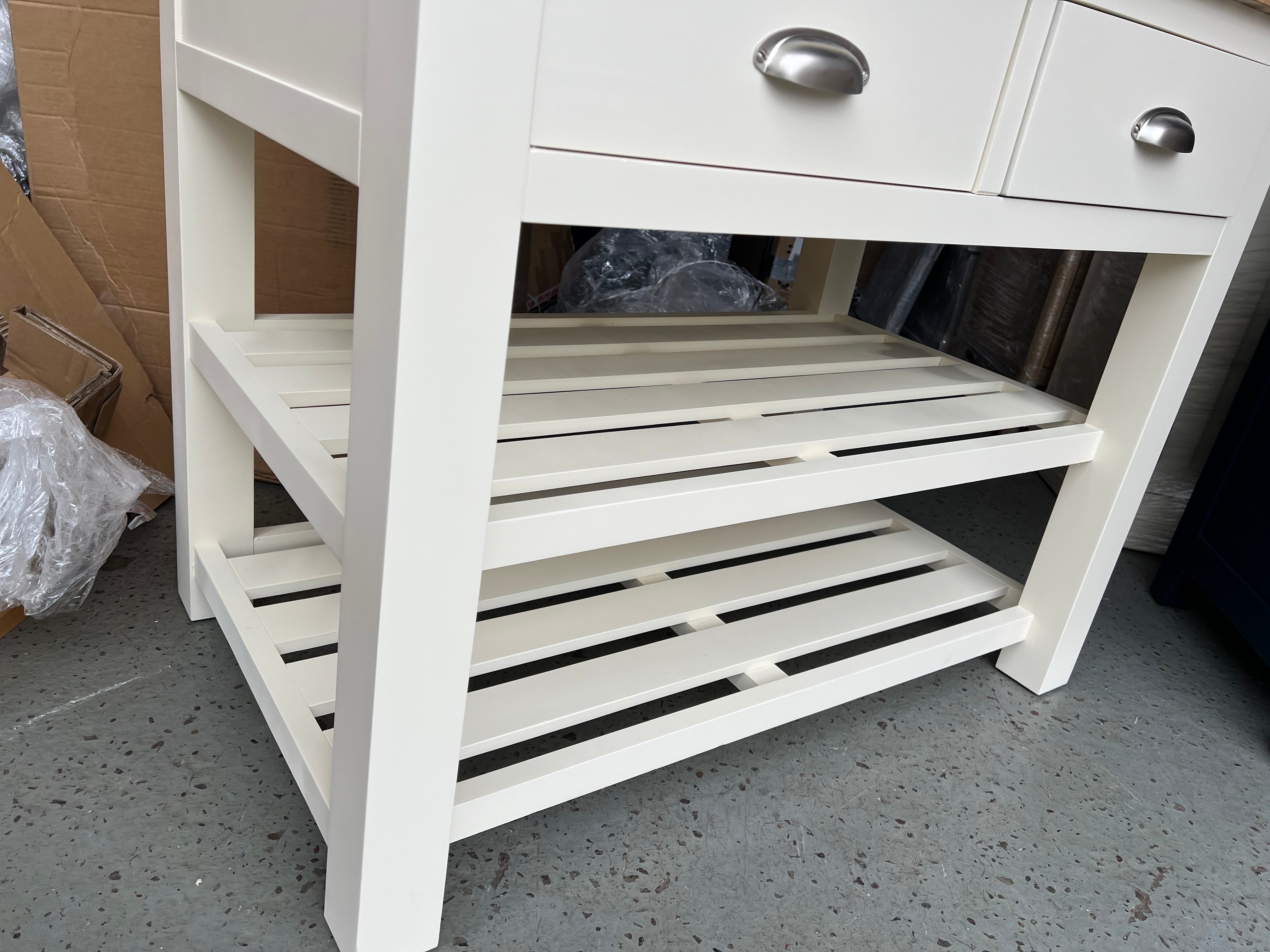 SUSSEX COTSWOLD CREAM
Kitchen Island Quality Furniture Clearance Ltd