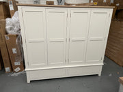 CHESTER CLASSIC CREAM
Four Door Wardrobe